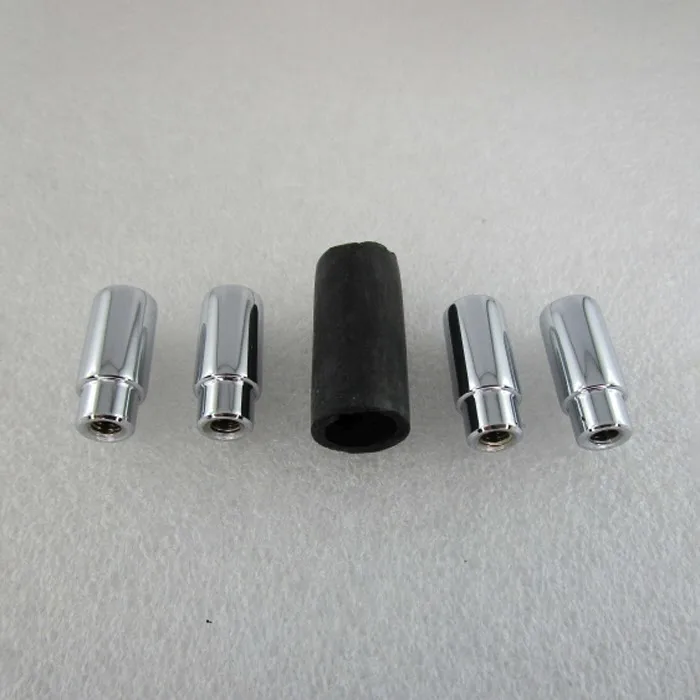 Cztery chromowane piny i jeden czarny cylinder, Steinberg