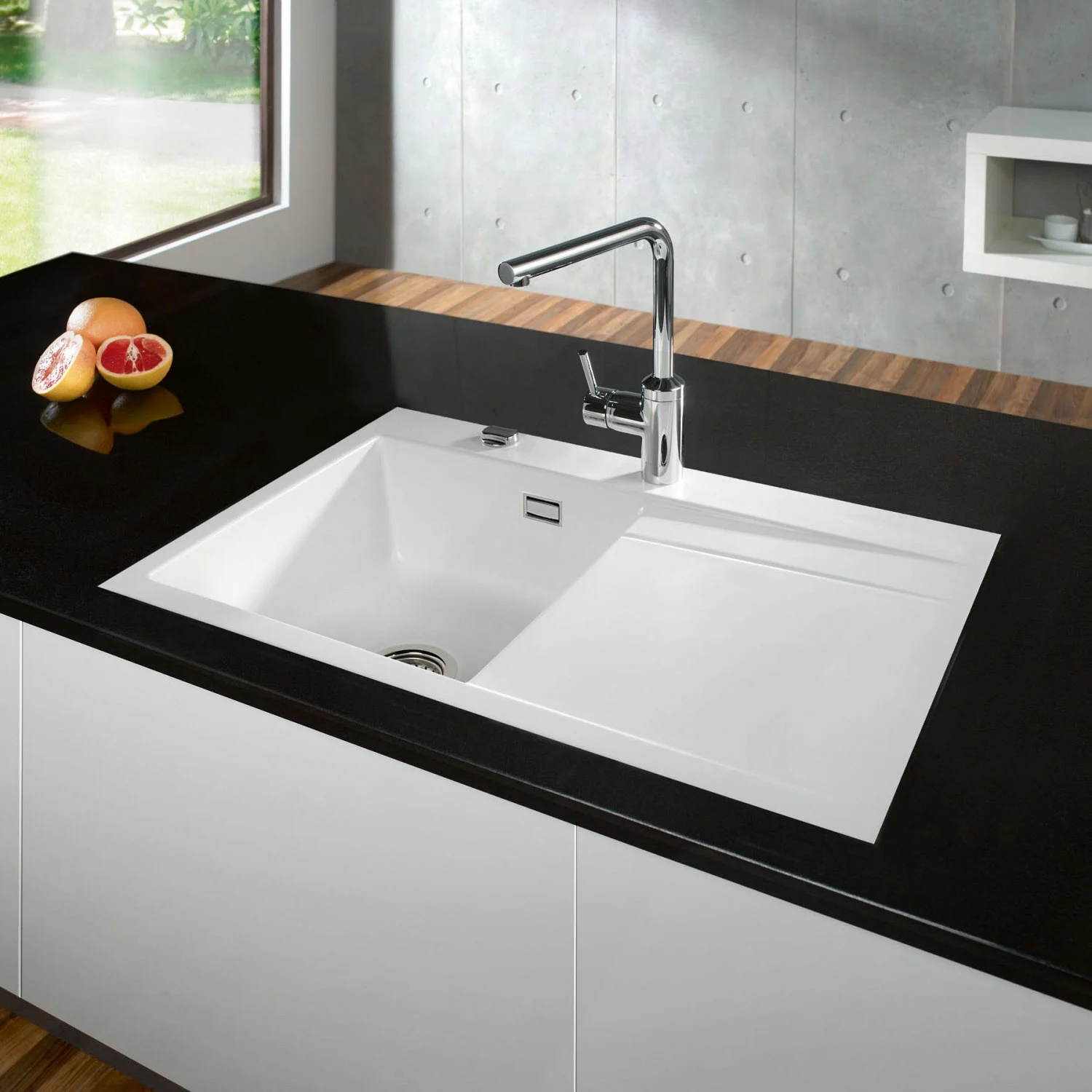 Biały zlewozmywak ceramiczny w nowoczesnej kuchni, Systemceram