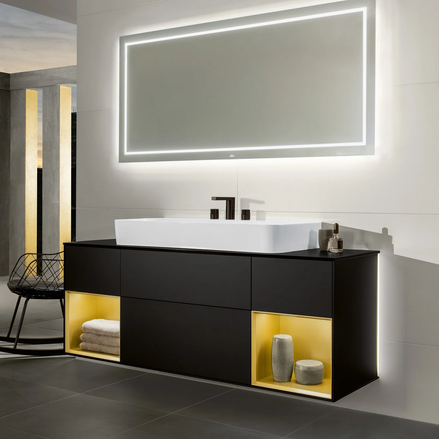 Nowoczesna łazienka z czarną umywalką, Villeroy & Boch