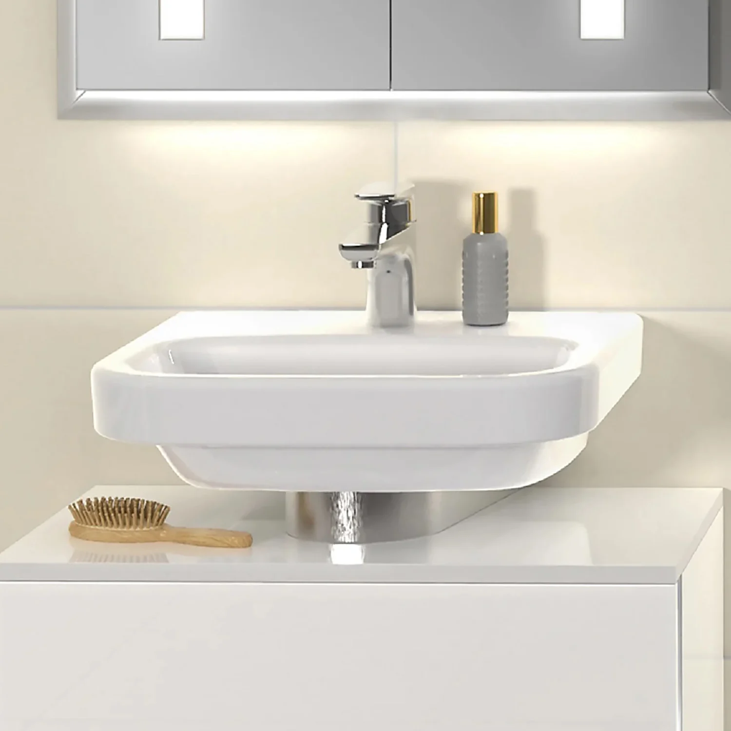 Umywalka w łazience z akcesoriami, Villeroy & Boch