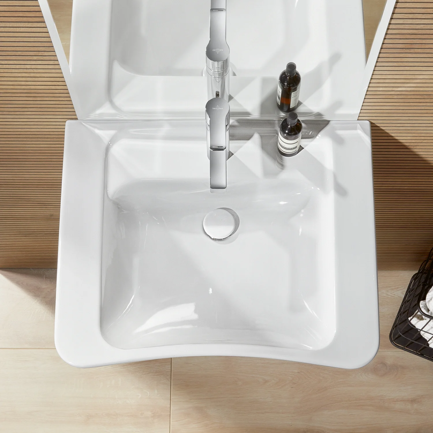 Umywalka z góry z armaturą, Villeroy & Boch
