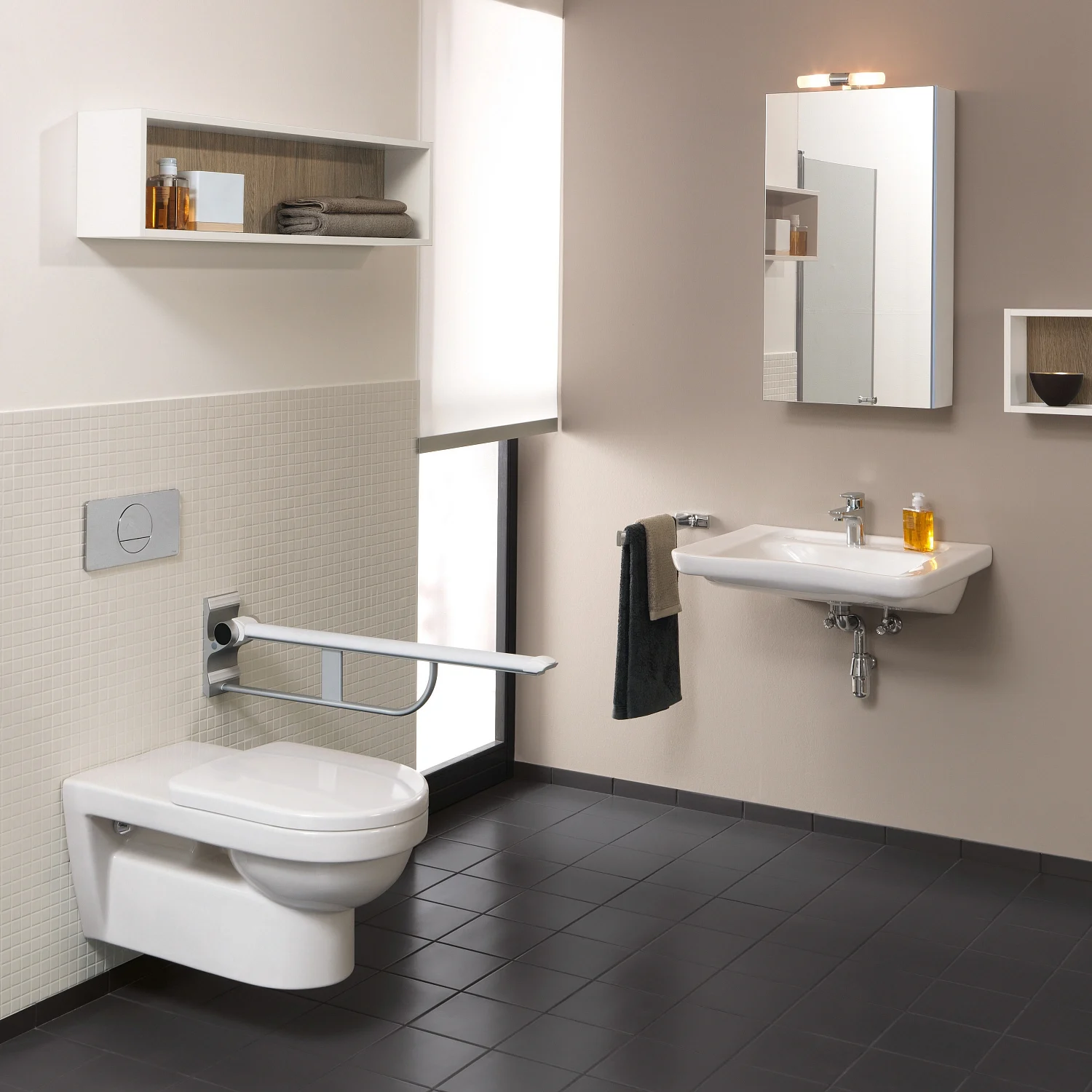 Łazienka z umywalką i toaletą, Villeroy & Boch