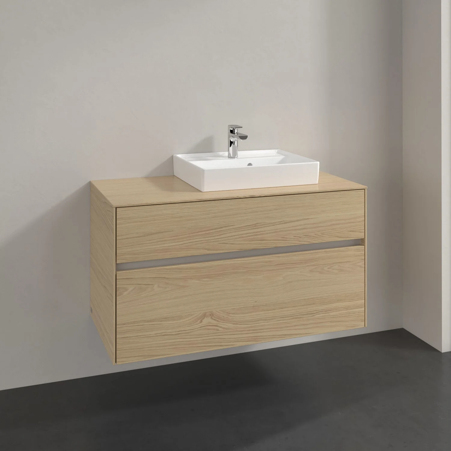 Jasna drewniana szafka pod umywalkę z umywalką w zbliżeniu, Villeroy & Boch