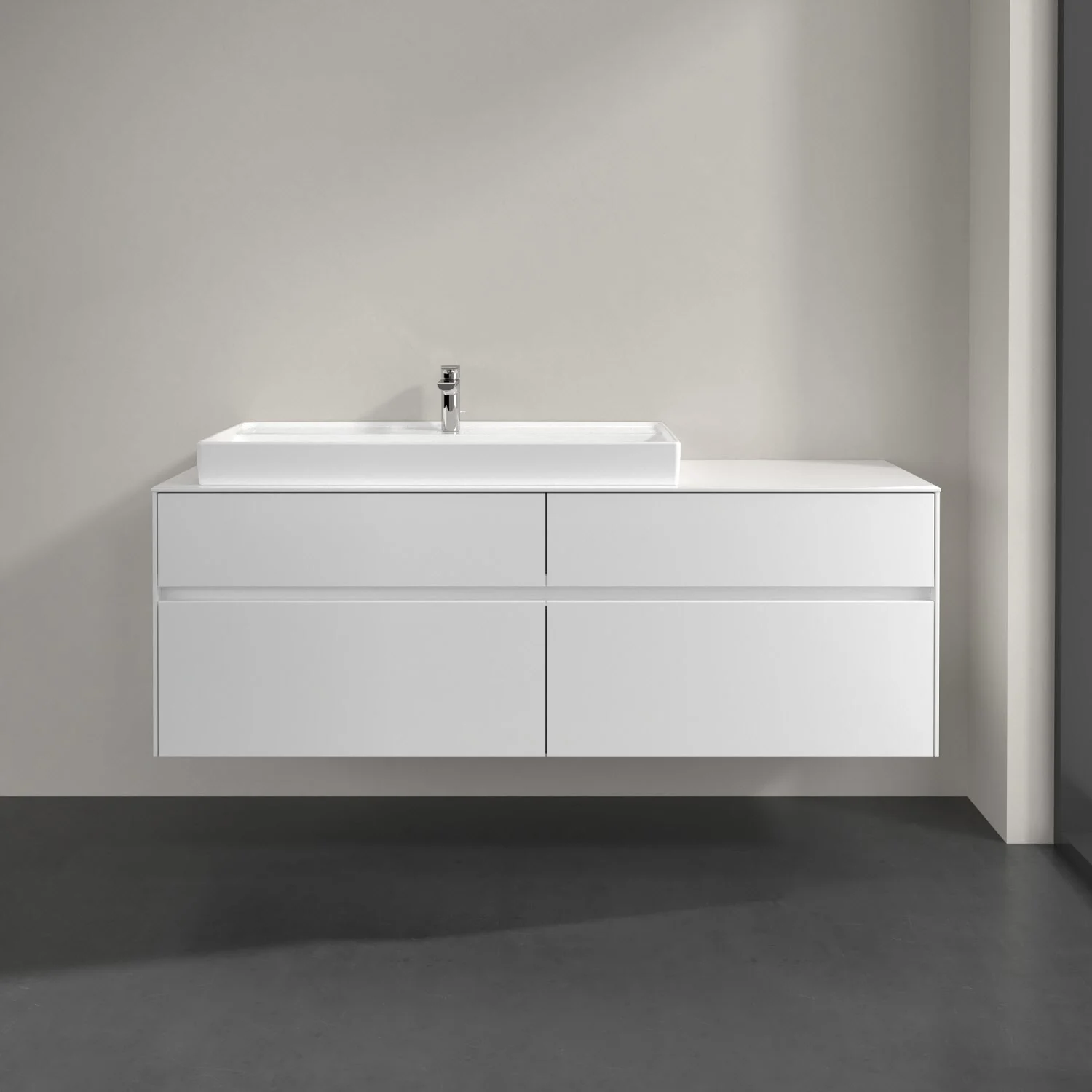 Biała szafka pod umywalkę w łazience, Villeroy & Boch