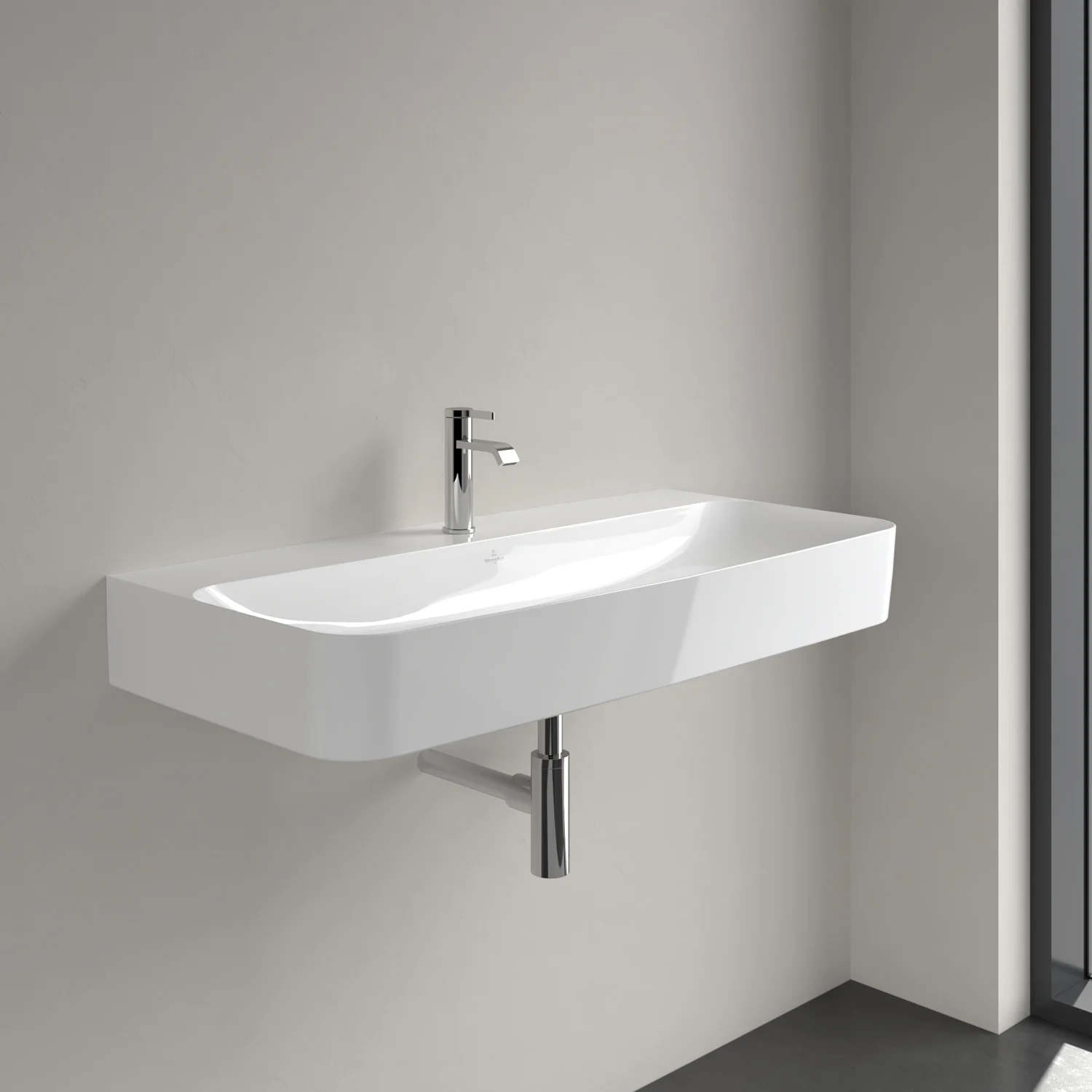 Biała umywalka z baterią zamontowana na ścianie, Villeroy & Boch