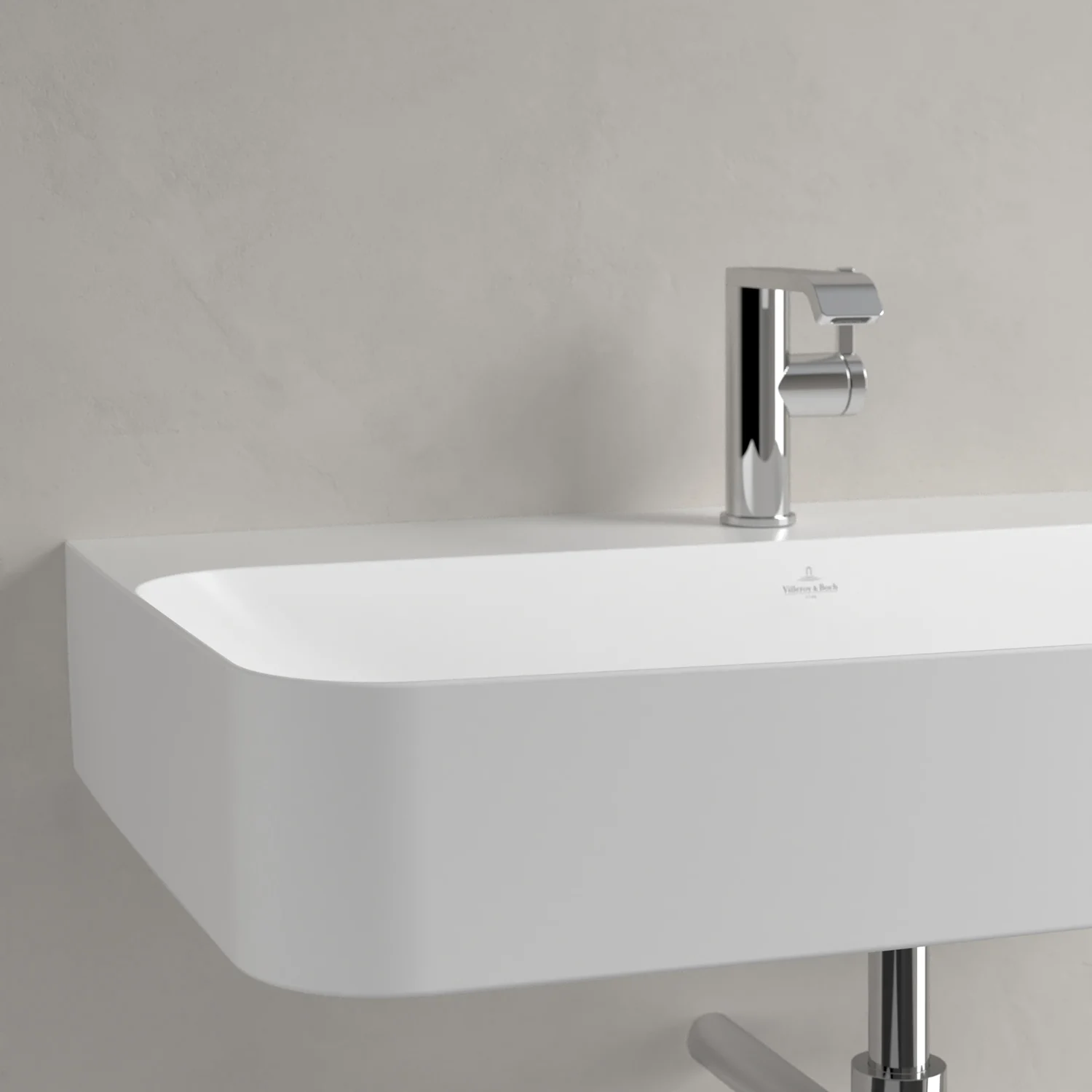 Biała umywalka z baterią zbliżenie, Villeroy & Boch