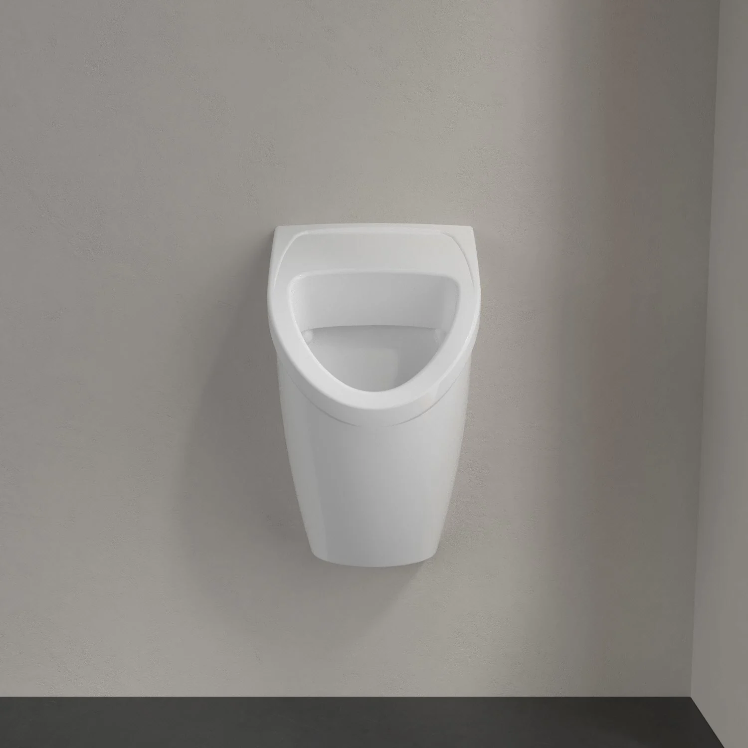 Kompaktowy pisuar zamontowany na ścianie w zbliżeniu, Villeroy & Boch