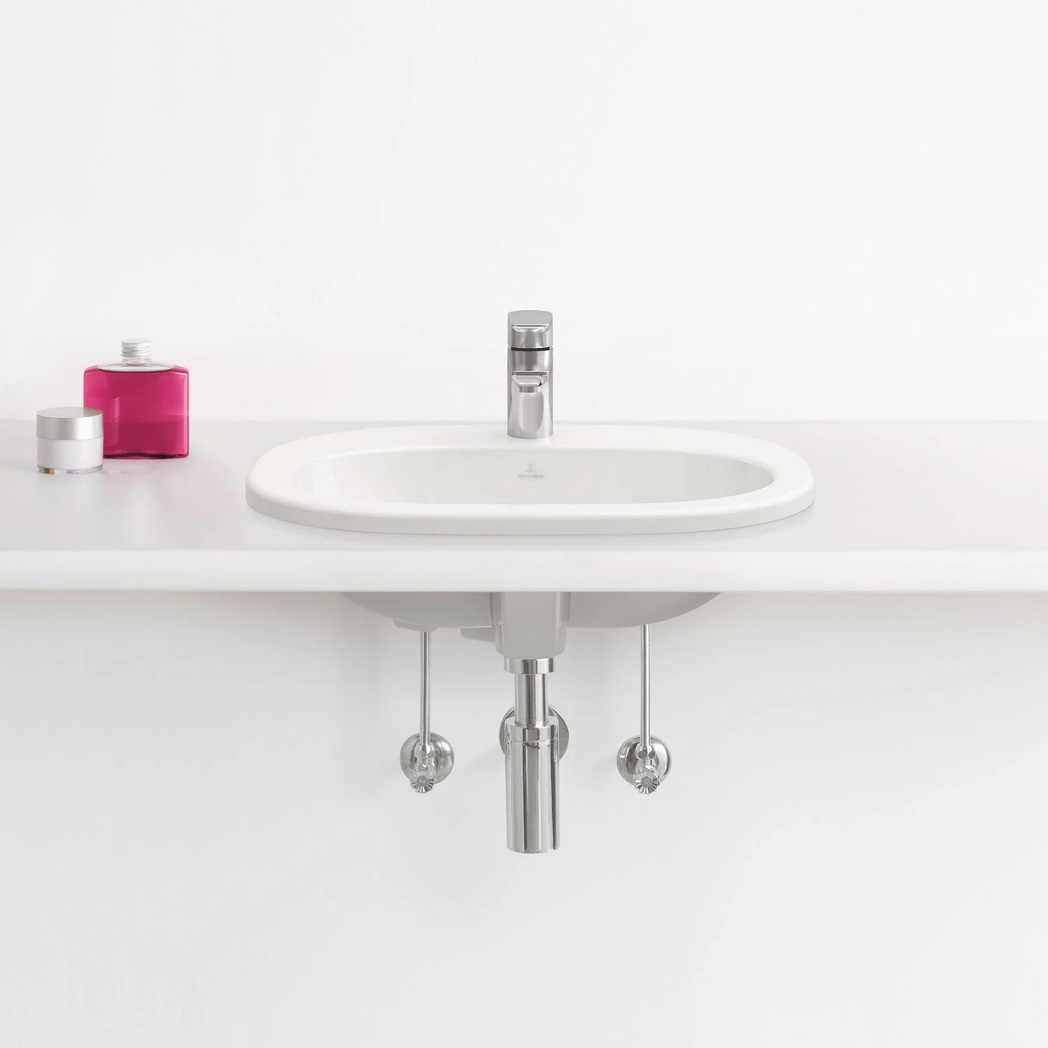 Wbudowana umywalka z armaturą zbliżenie, Villeroy & Boch