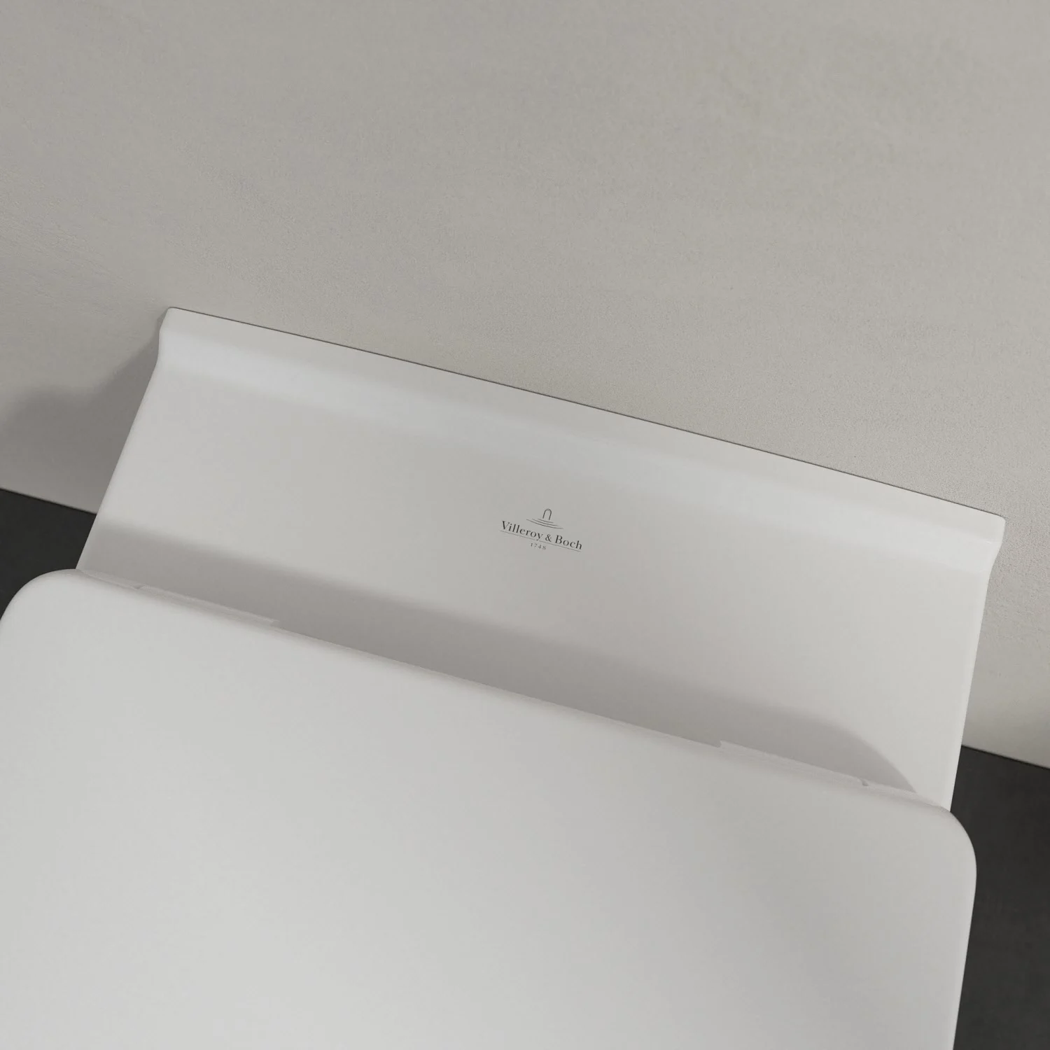 Widok z góry zamkniętej pokrywy toalety, Villeroy & Boch