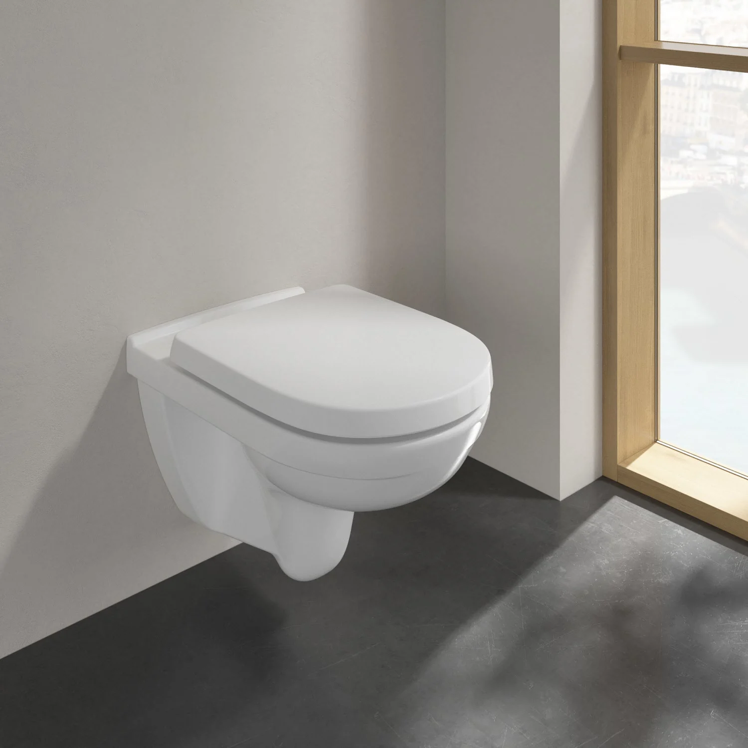 Toaleta w nowoczesnej łazience z oknem, Villeroy & Boch