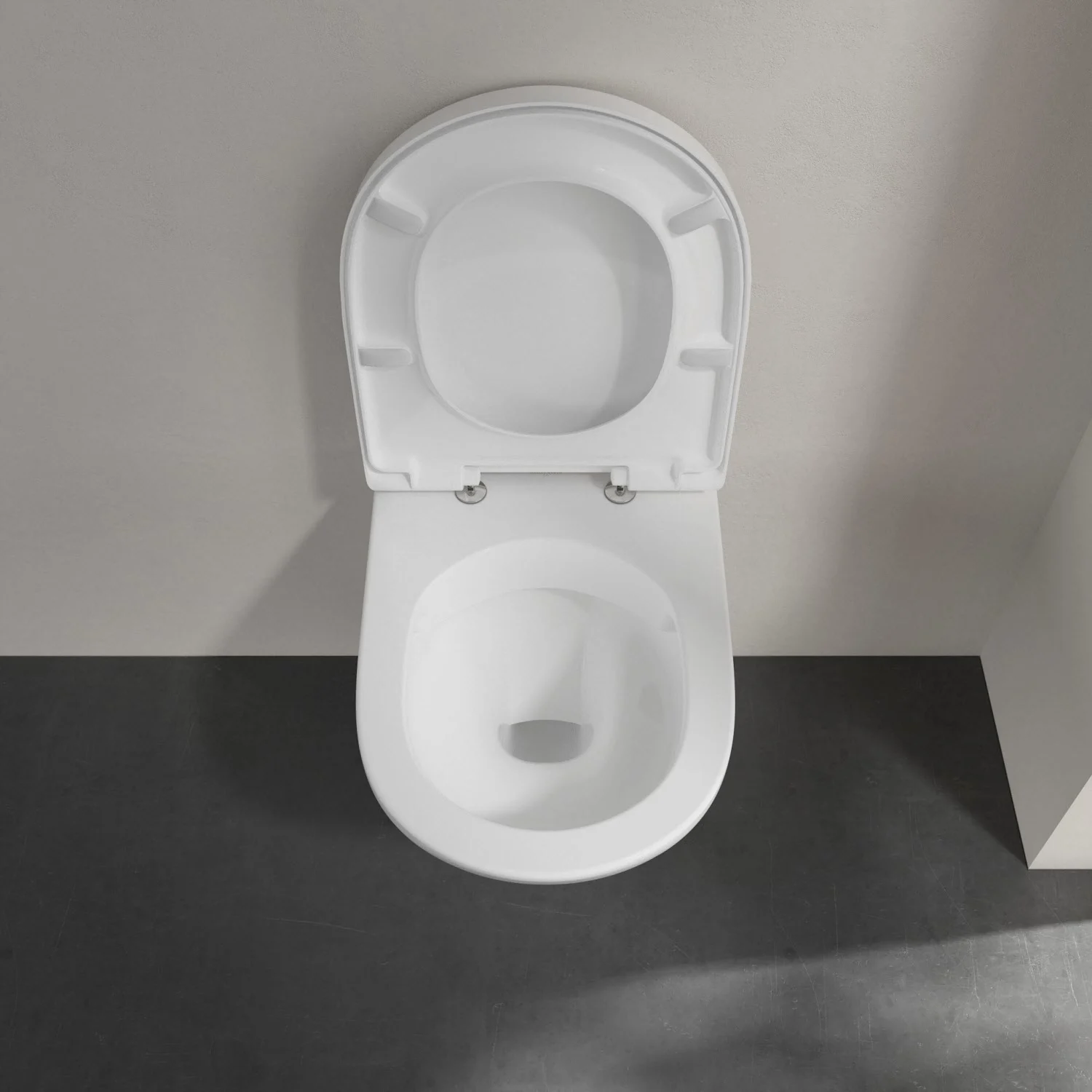 Otwarta pokrywa sedesu w łazience, Villeroy & Boch