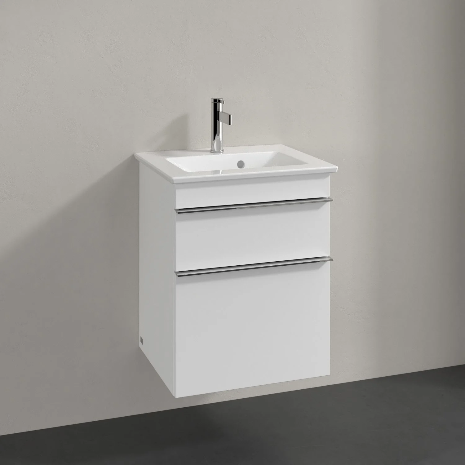 Biała szafka podumywalkowa z umywalką na ścianie, Villeroy & Boch