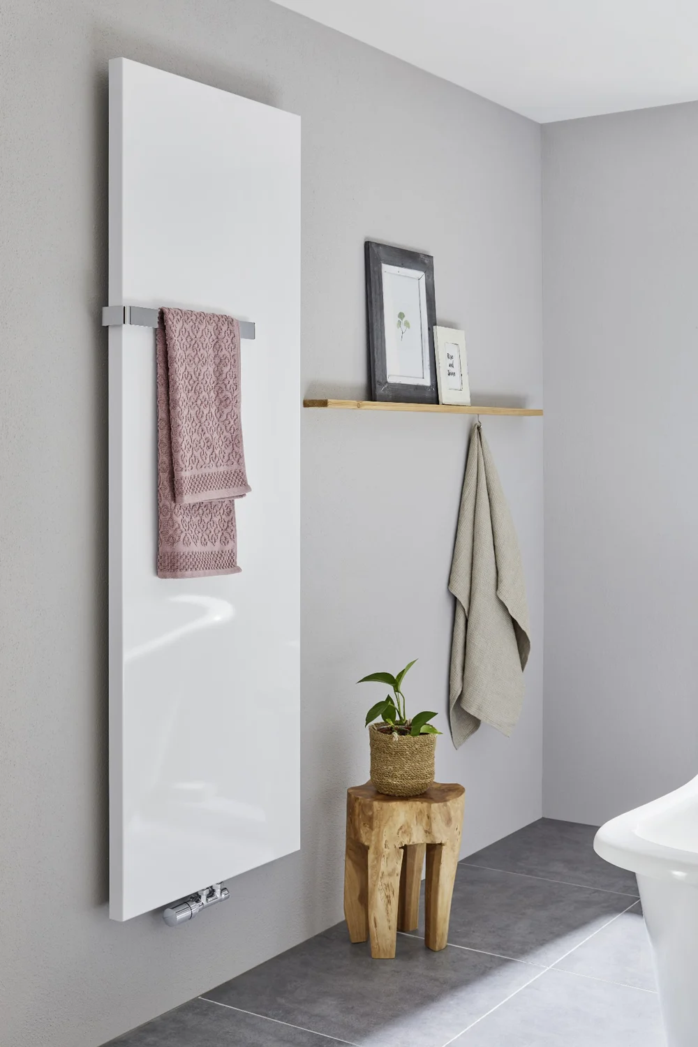 HSK Badheizkörper Atelier Line 60,8 x 180,6 cm Mittelanschluss Bild 2