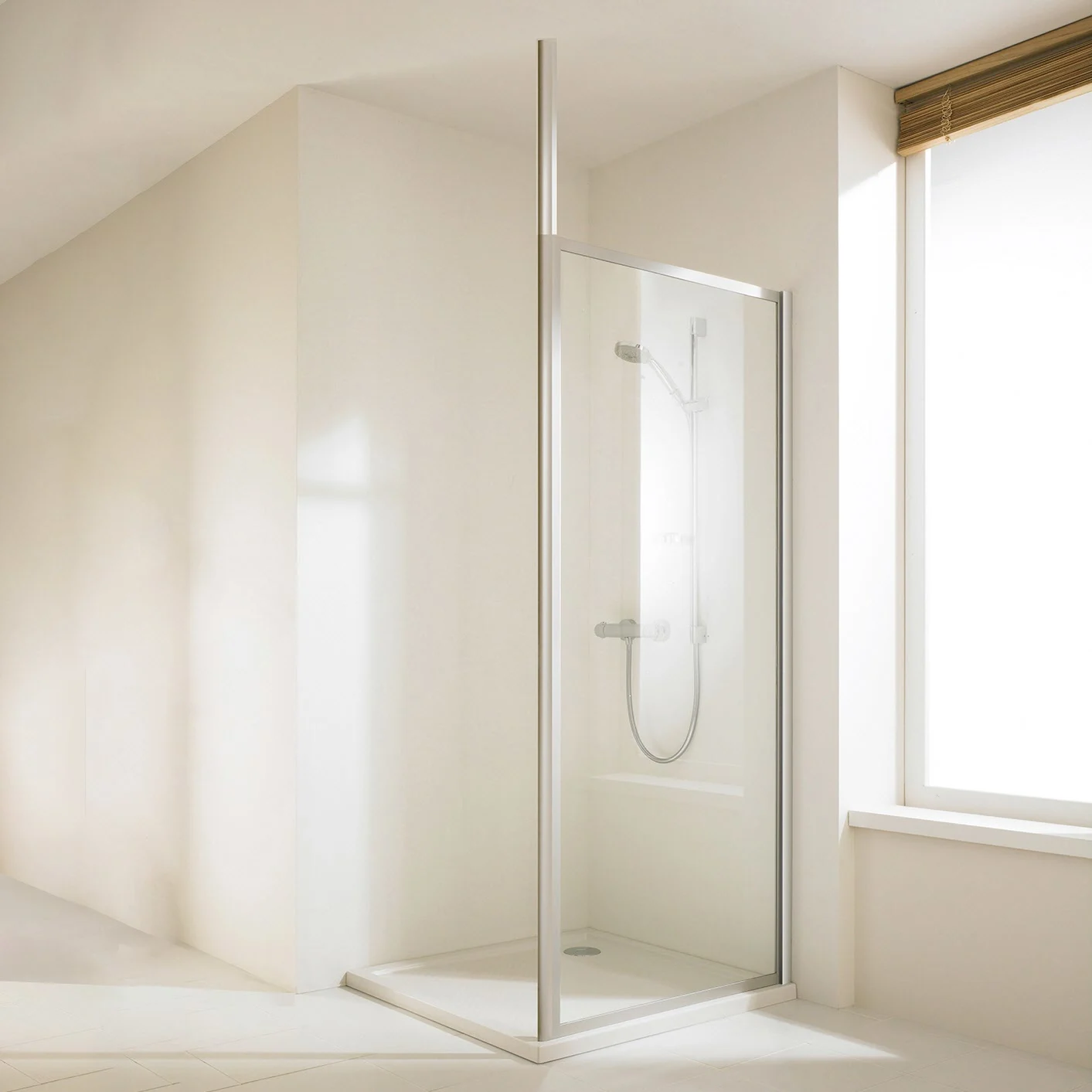 HÜPPE Alpha 2 Walk-In Seitenwand alleinstehend, 100 x 190 cm, Glas mit Anti-Plaque