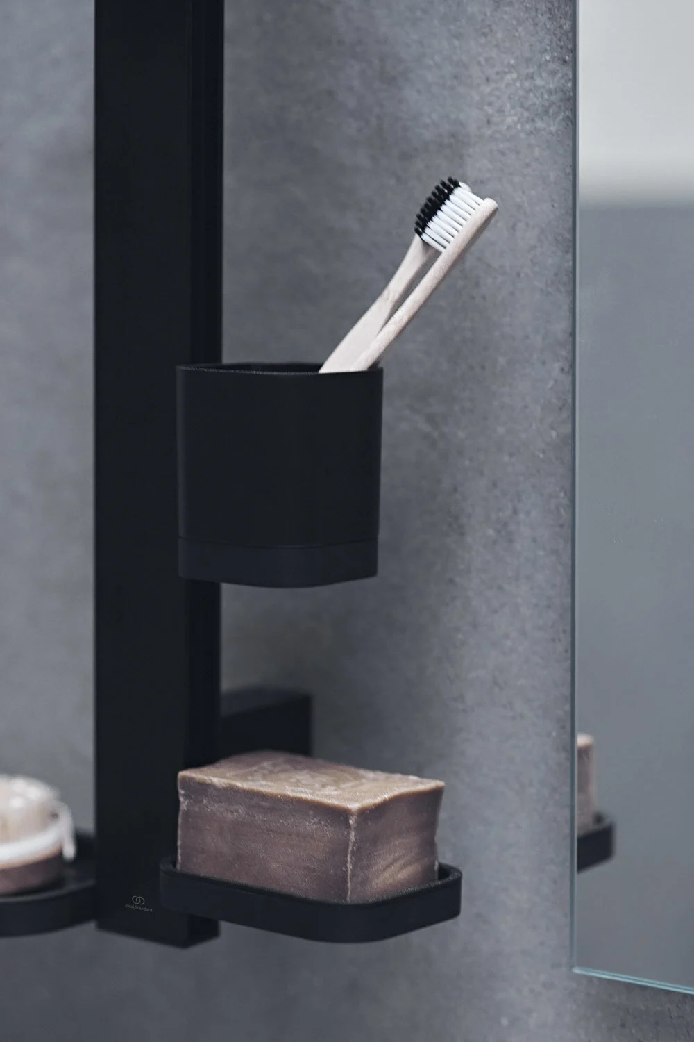 Ideal Standard Alu+ Beauty Bar Accessoires-Kombination S700 mit Spiegel Ø 20 cm Bild 9