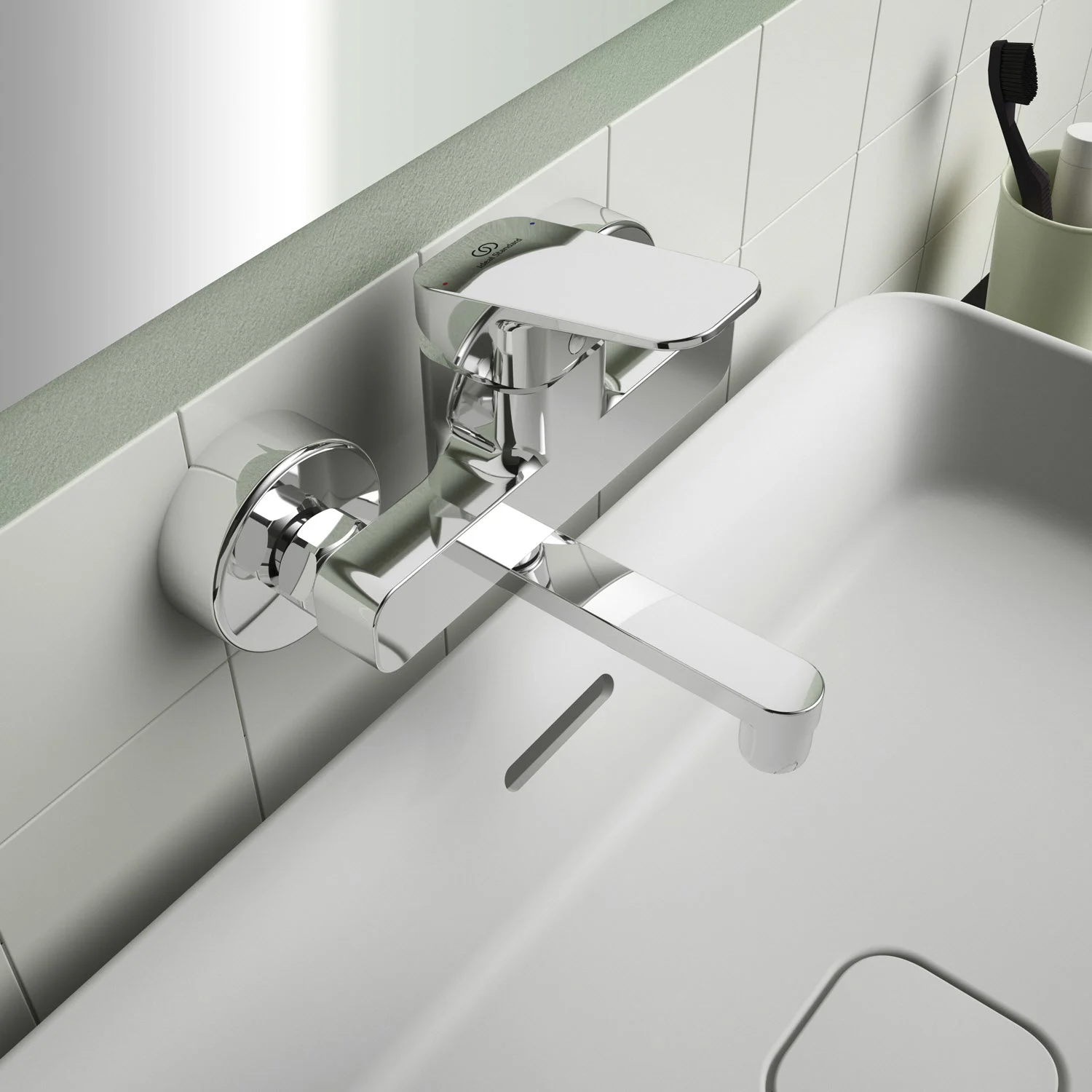 Chromowana bateria umywalkowa ścienna zbliżenie, Ideal Standard