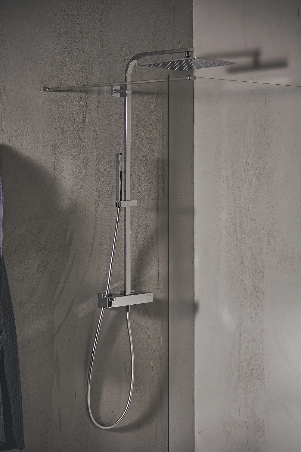 Ideal Standard Ceratherm C100 Duschsystem Square mit Brausethermostat AP Bild 3