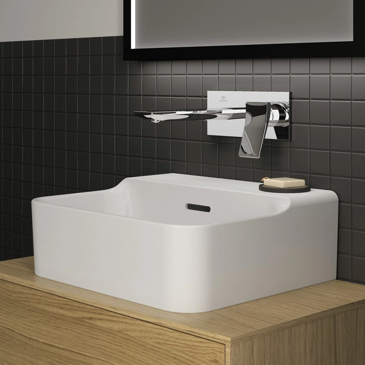 Umywalka z baterią ścienną w nowoczesnej łazience, Ideal Standard