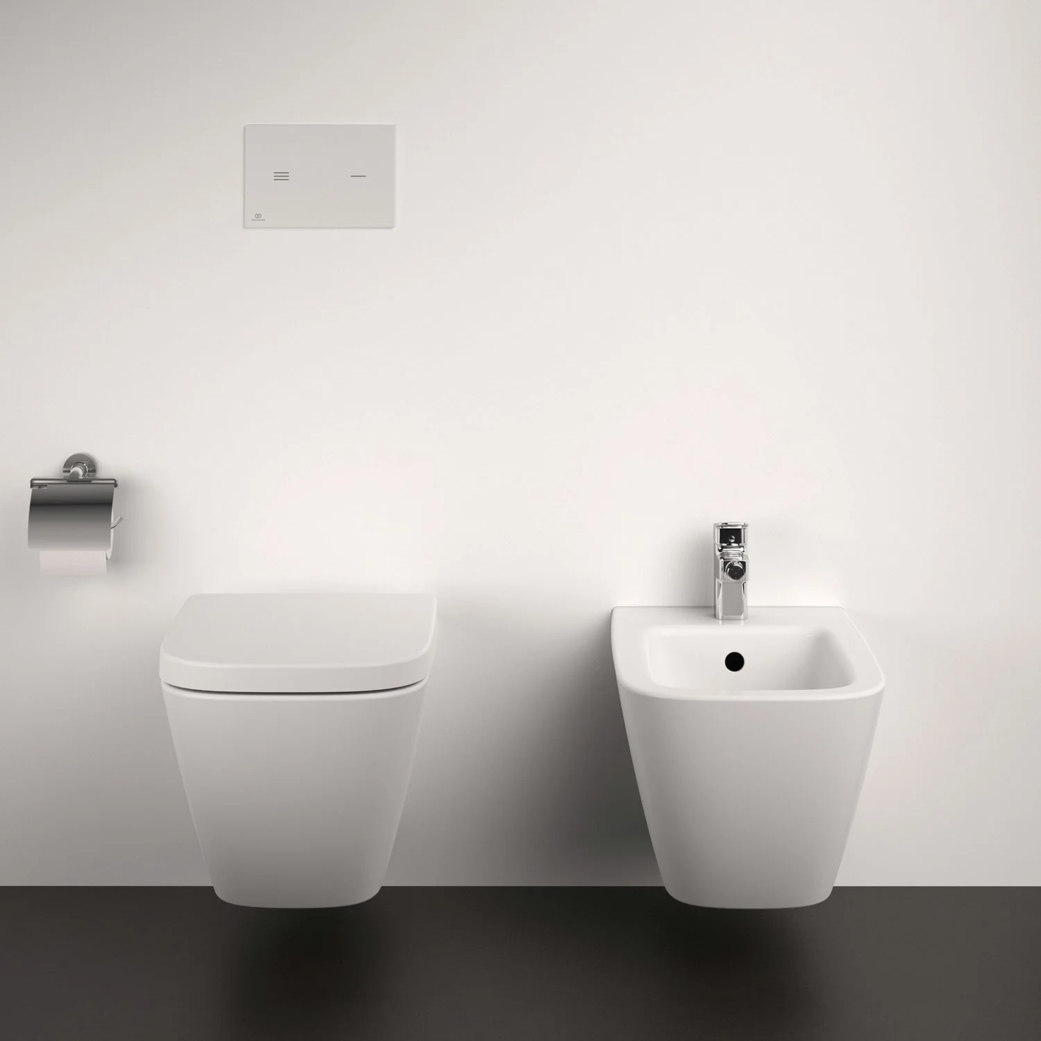 Bidet ścienny i toaleta w łazience, Ideal Standard