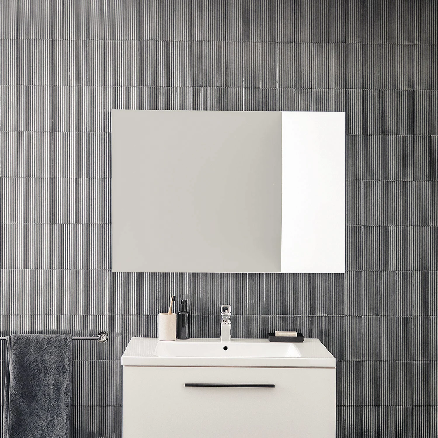 Ideal Standard i.life B Möbelwaschtisch 61 cm, 1 Hahnloch, mit Überlauf Bild 8