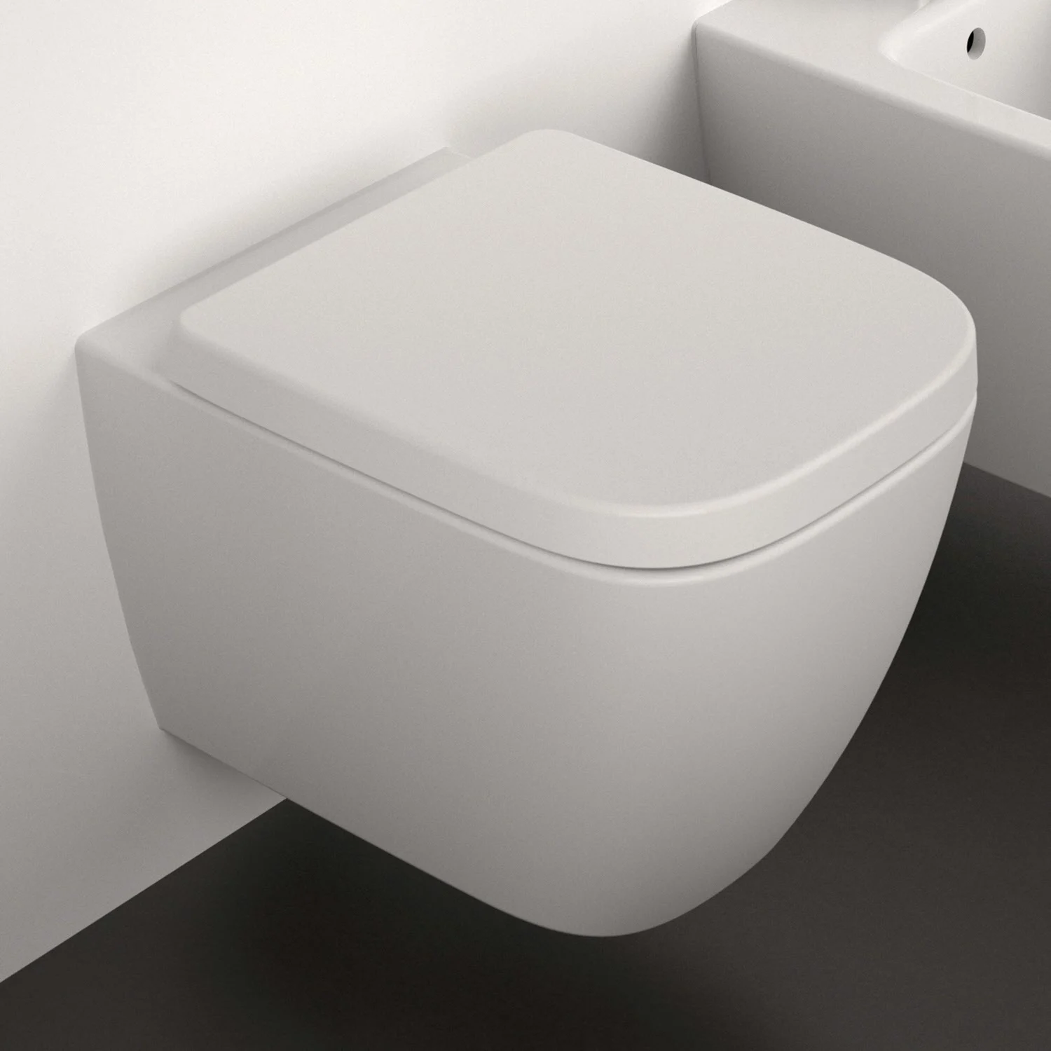 Toaleta wisząca w łazience, biała, Ideal Standard