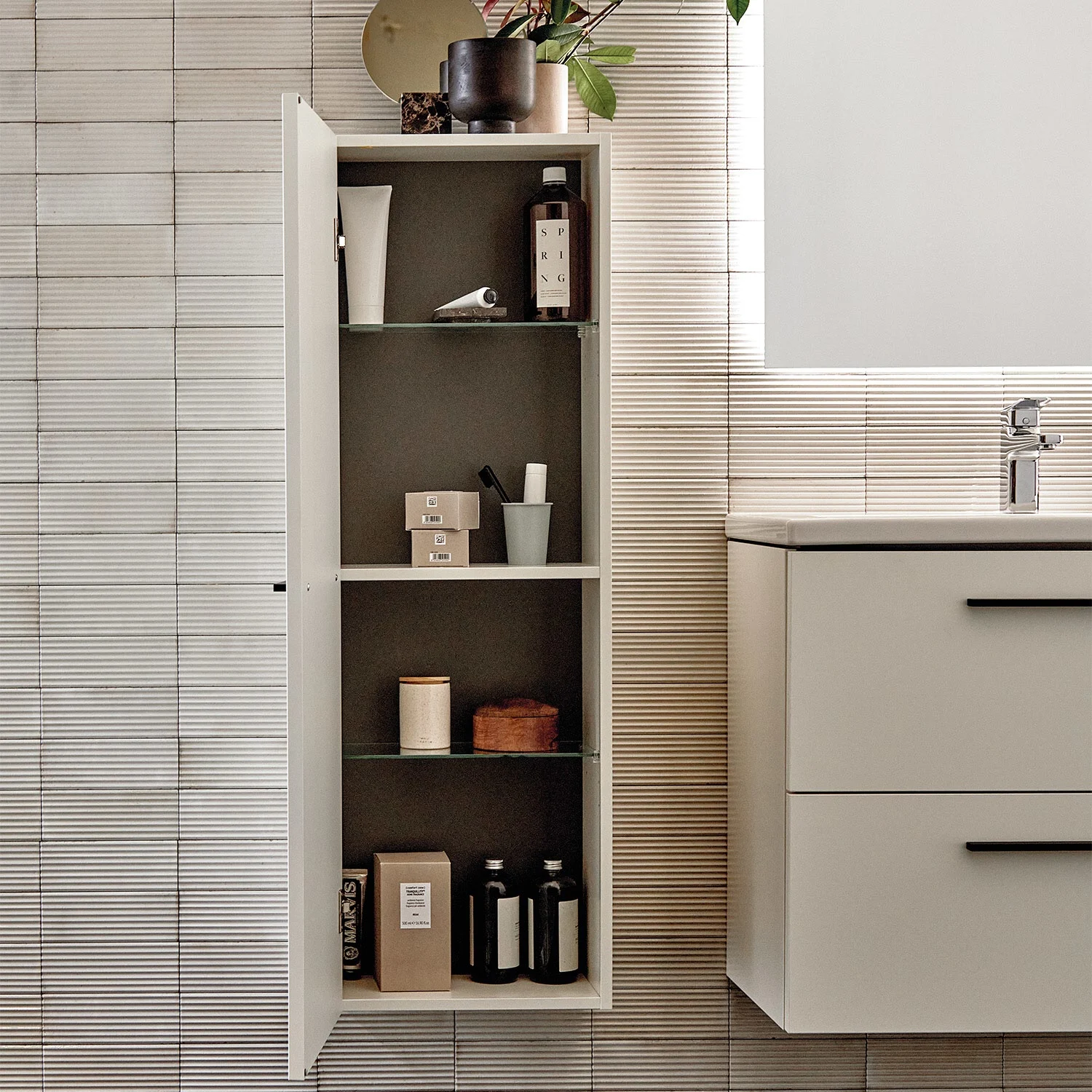 Otwarta szafka w łazience, Ideal Standard
