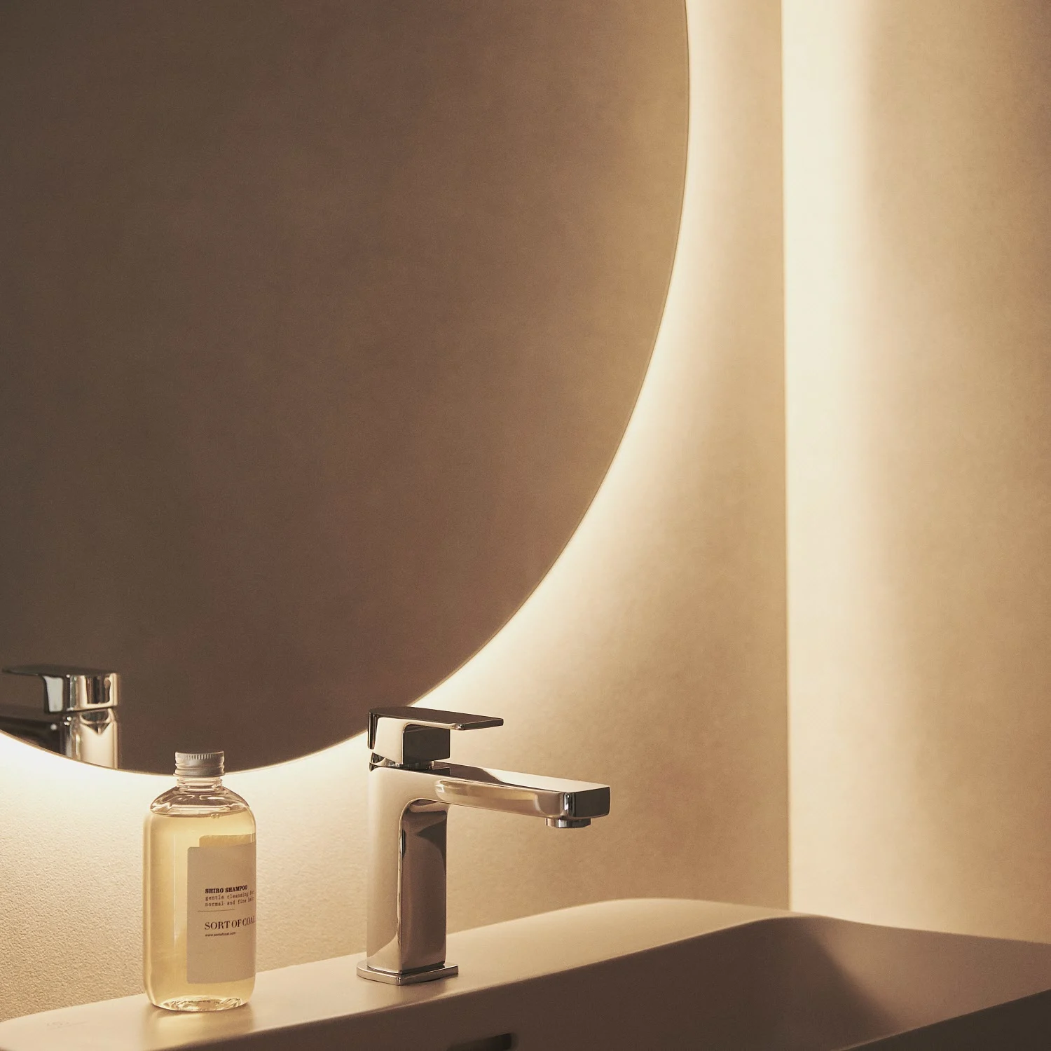 Ideal Standard Conca Badspiegel rund 80 cm mit Ambientebeleuchtung in Aluminium-Optik Bild 4