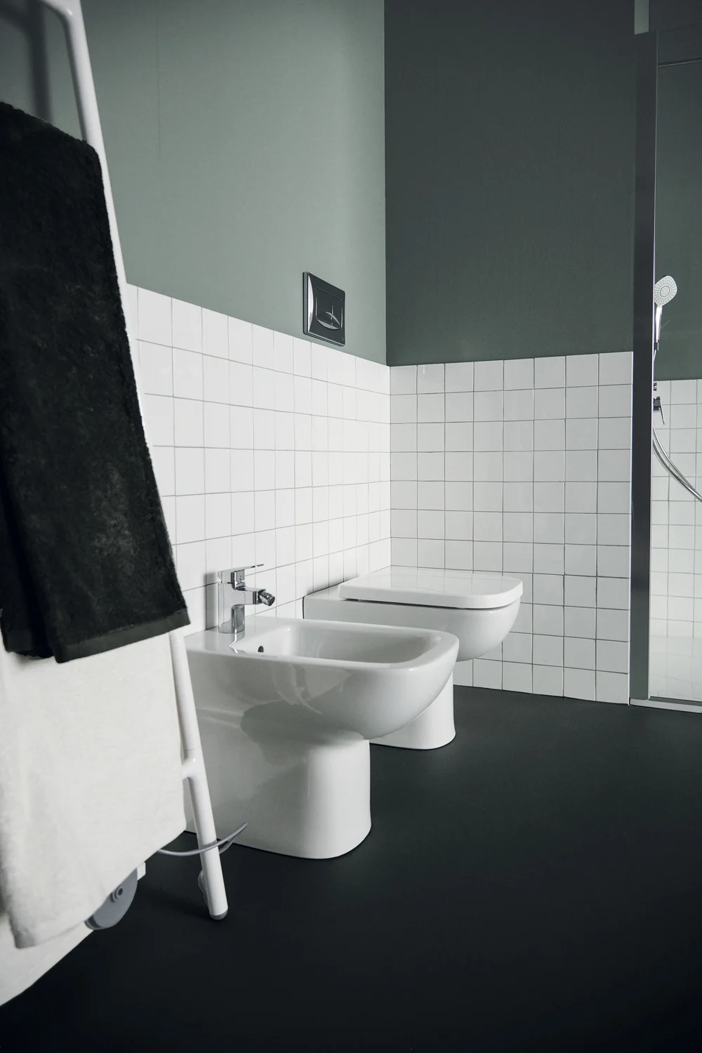 Łazienka z toaletą i bidetem, Ideal Standard