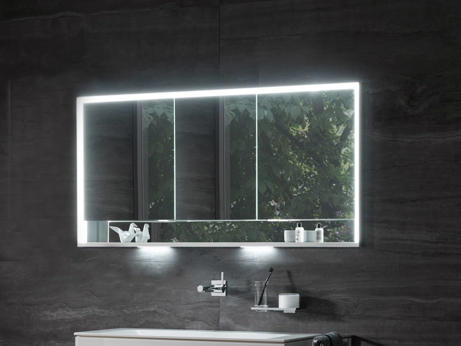 Keuco Royal Lumos Aufputz-Spiegelschrank 120 x 73,5 cm mit LED-Beleuchtung, 3 Türen Bild 9