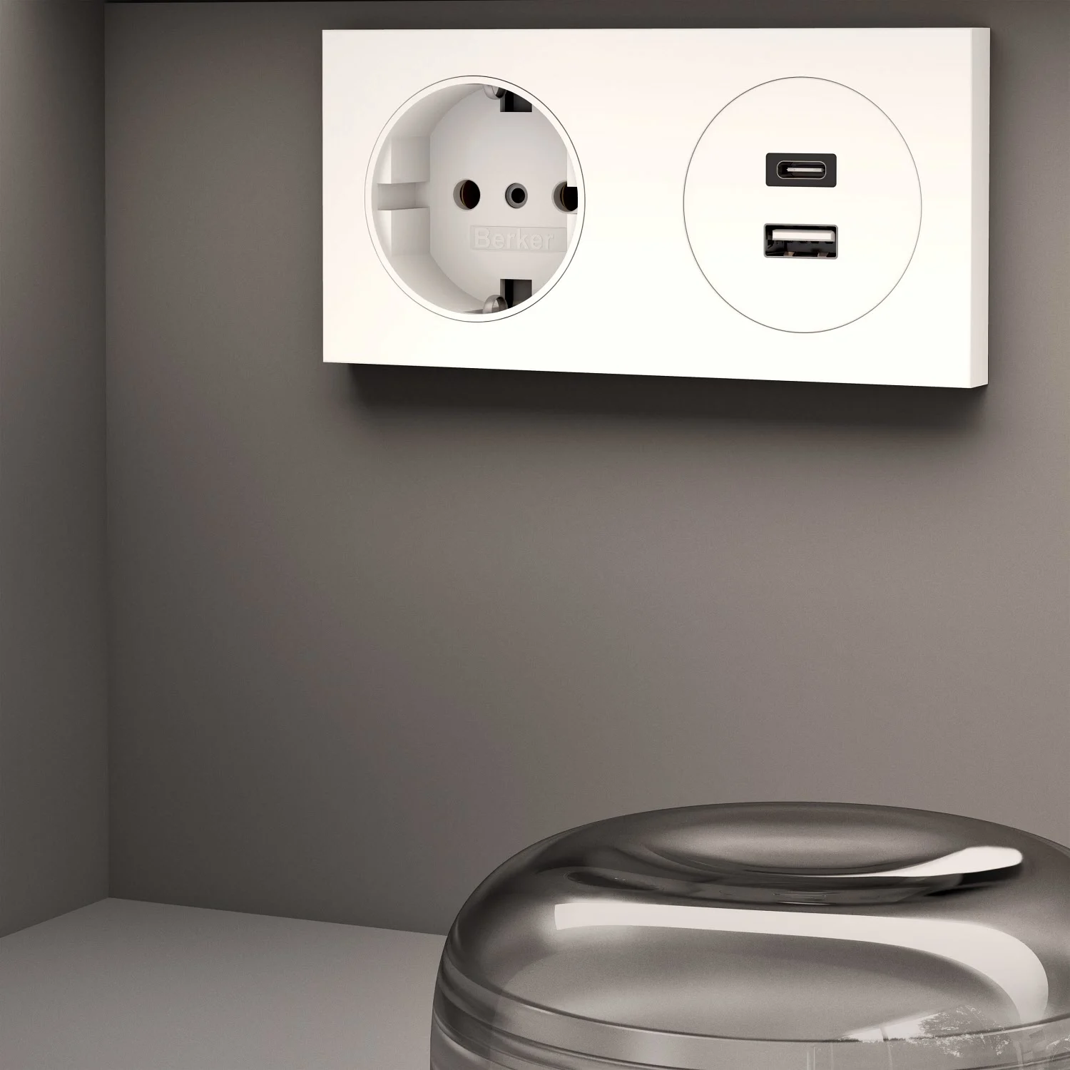 Zbliżenie gniazdka z portem USB, Keuco