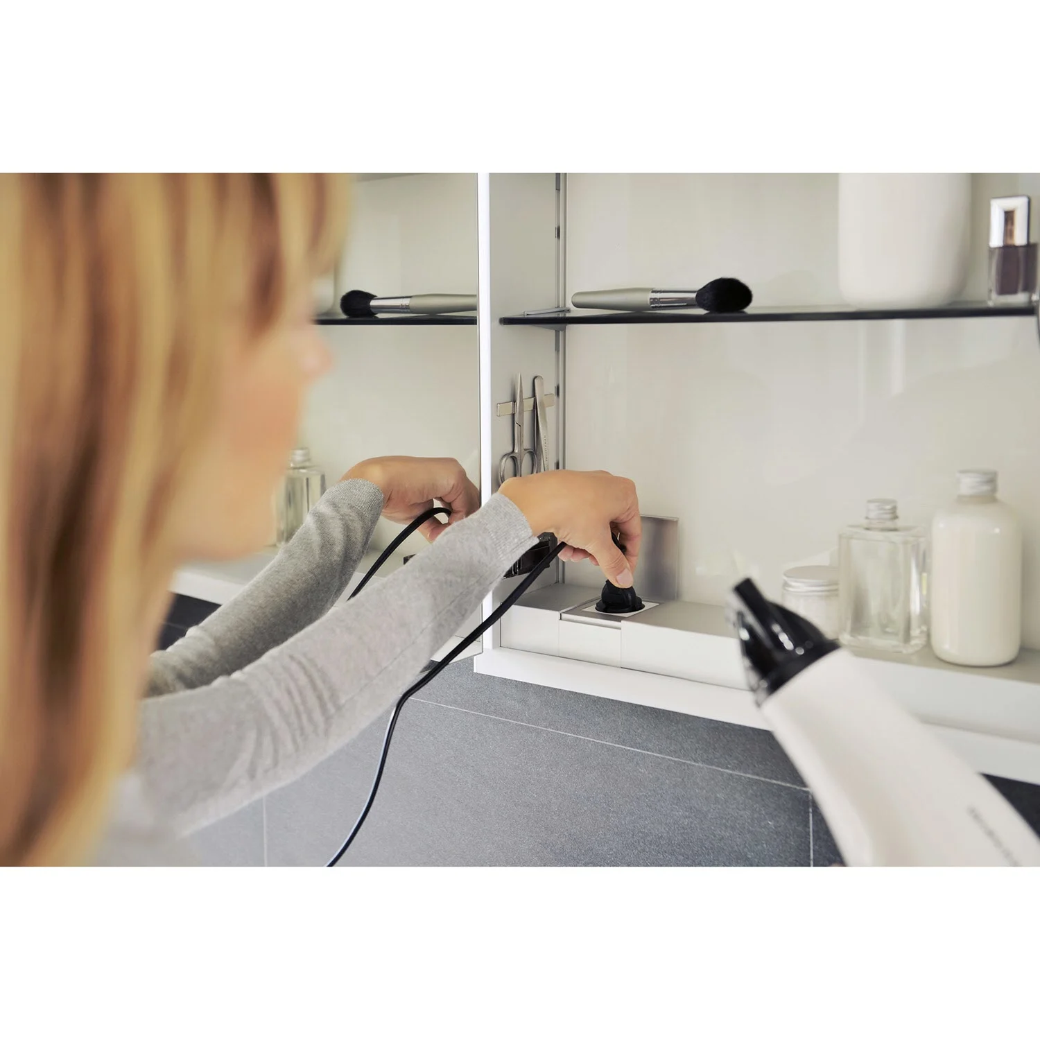 Keuco Royal P94 Unterputz-Spiegelschrank 2-türig 120 x 10,7 cm, mit LED-Beleuchtung Bild 8