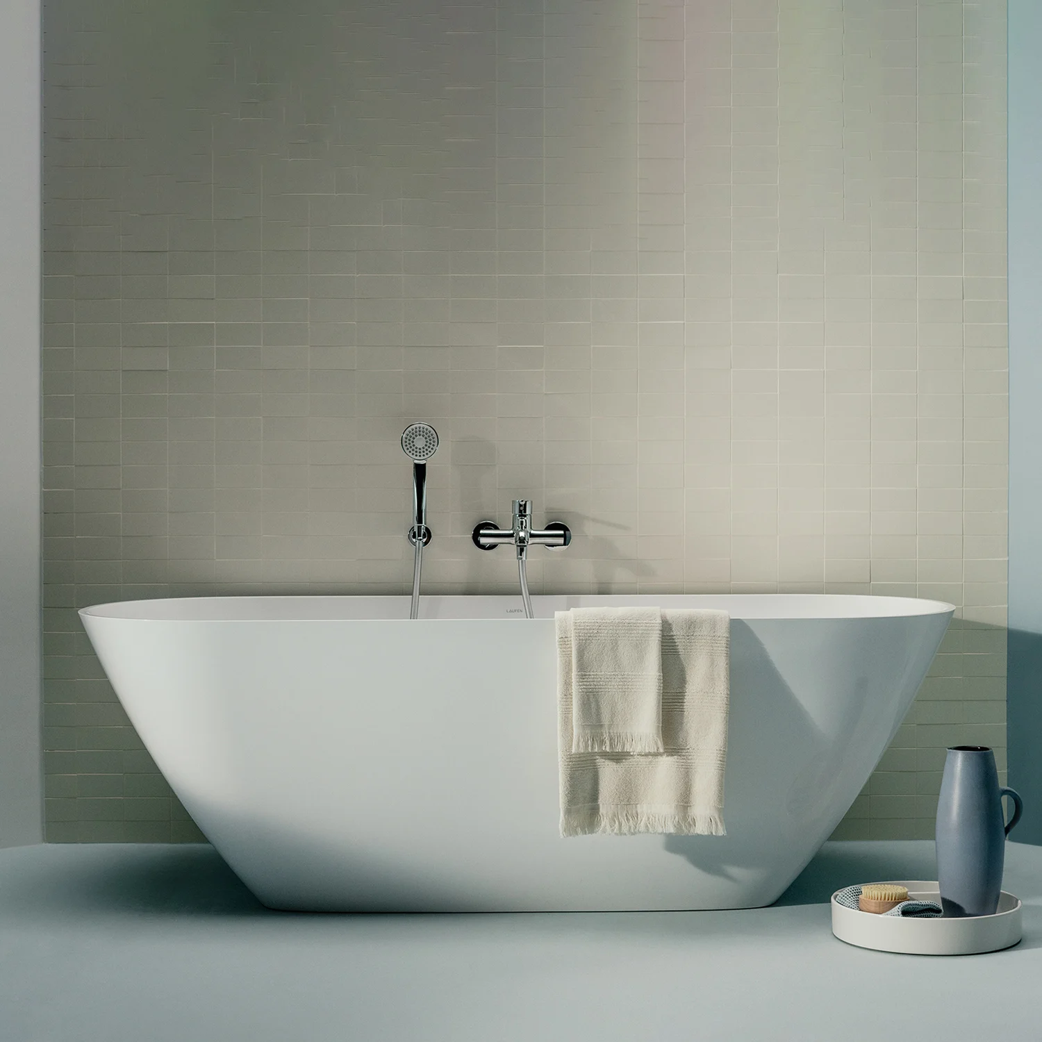 LAUFEN LUA freistehende Badewanne 170 x 75 cm Bild 3