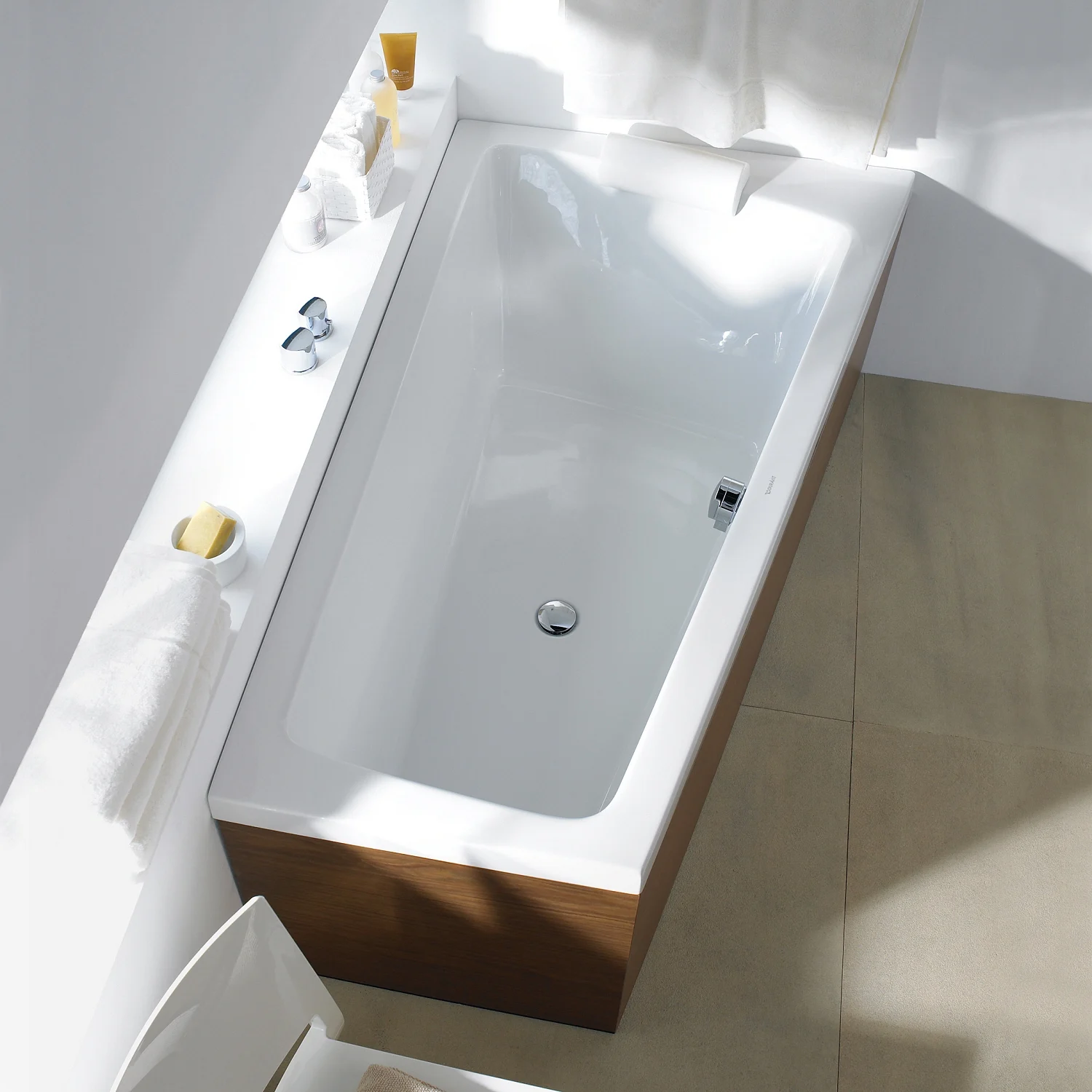 Zbliżenie wbudowanej wanny narożnej, Duravit