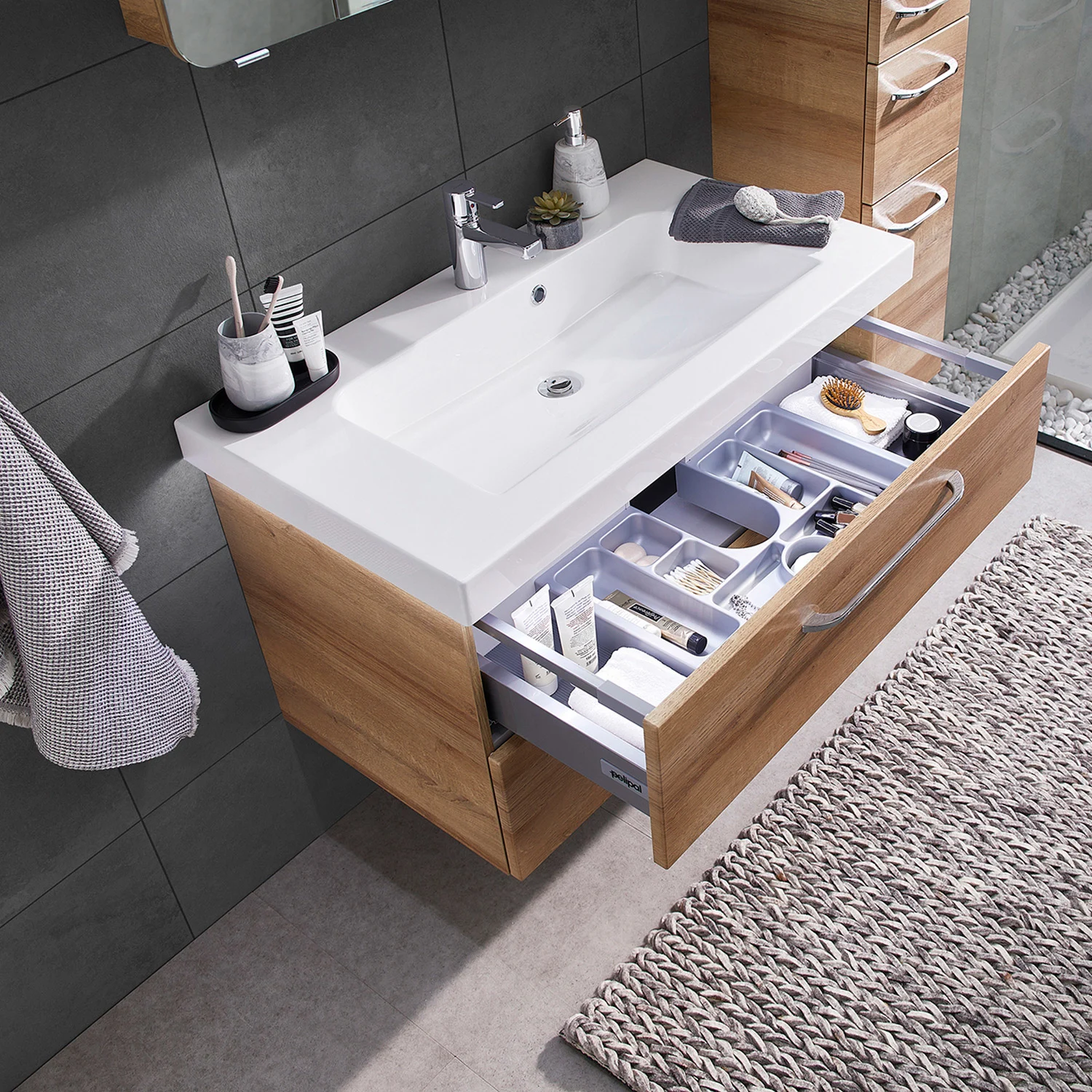 Pelipal Balto Waschtischkombination mit Mineralmarmorwaschtisch 92 cm, Griff Z1 und Spiegelschrank Bild 8