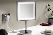 Standspiegel mit Beleuchtung
