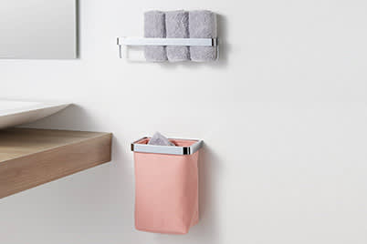 Handtuchkörbe und Glasablagen