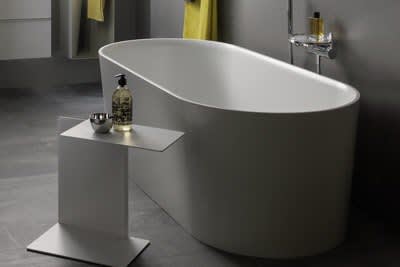 Badewannen aus Sentec (Mineralgusswerkstoff)