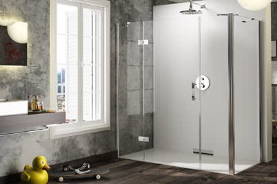 Schwingtür mit zwei Festteilen für Seitenwand