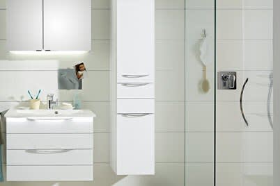 Hochschränke mit Griff H1