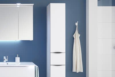 Hochschränke mit Griffleiste