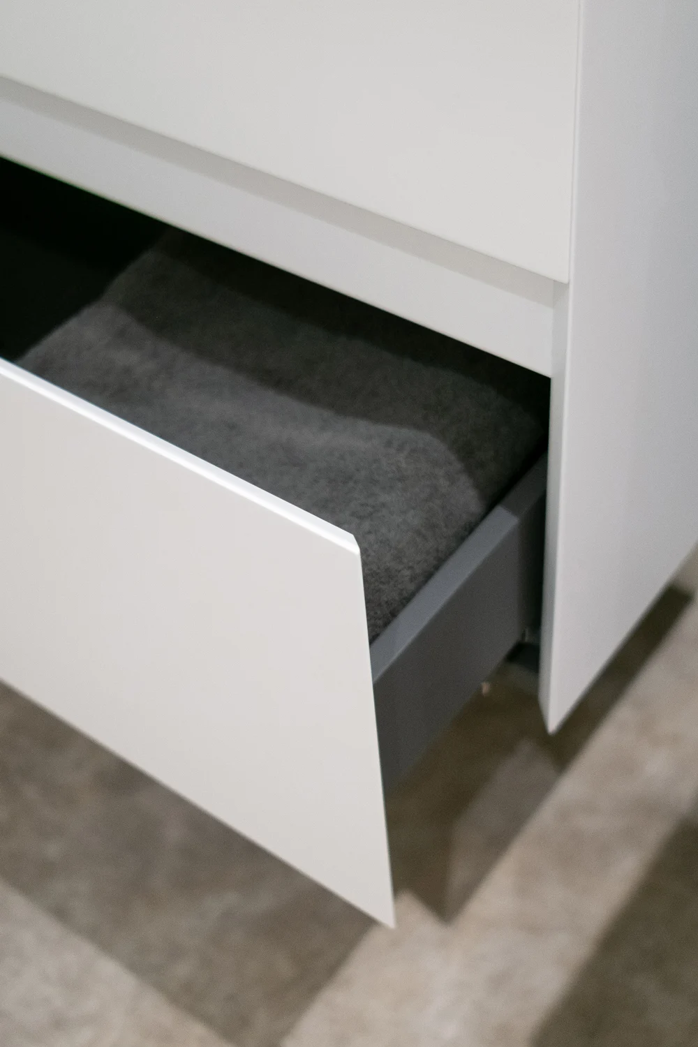 Riho Spring DEW Waschtisch mit Unterschrank, 2 Schubladen, mit Gehrung 80 cm Bild 3