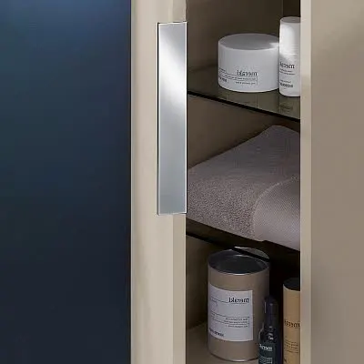 Sanipa 3way Mittelschrank 35 cm, 1 Tür mit Anschlag links, 1 offenes Fach, mit Aufsatz-Griff Bild 2