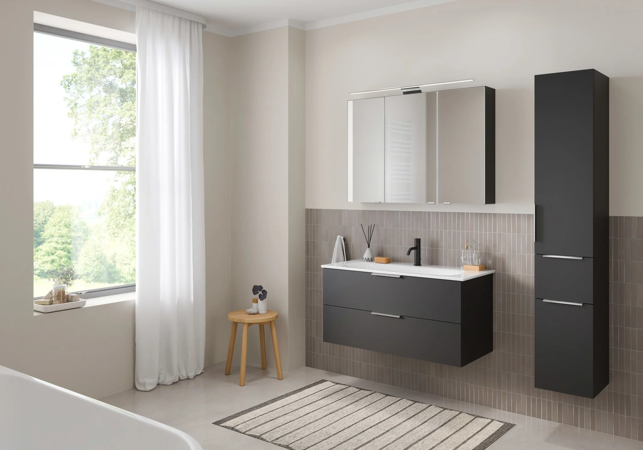Steinkamp Living 2.0 Spiegelschrank 100 cm mit 3 Türen und LED-Aufsatzleuchte Bild 6