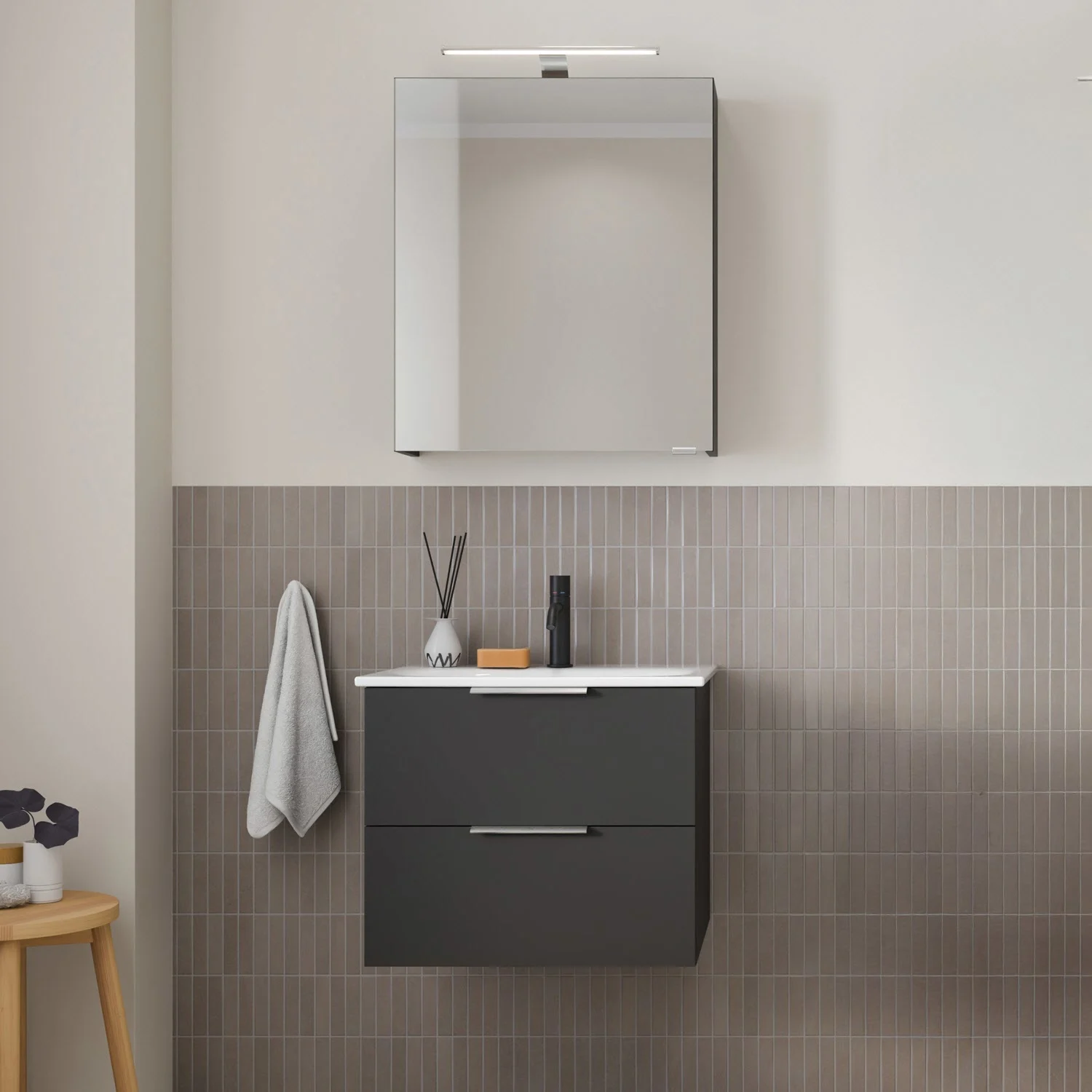 Steinkamp Living 2.0 Spiegelschrank 60 cm mit 1 Tür und LED-Aufsatzleuchte Bild 5