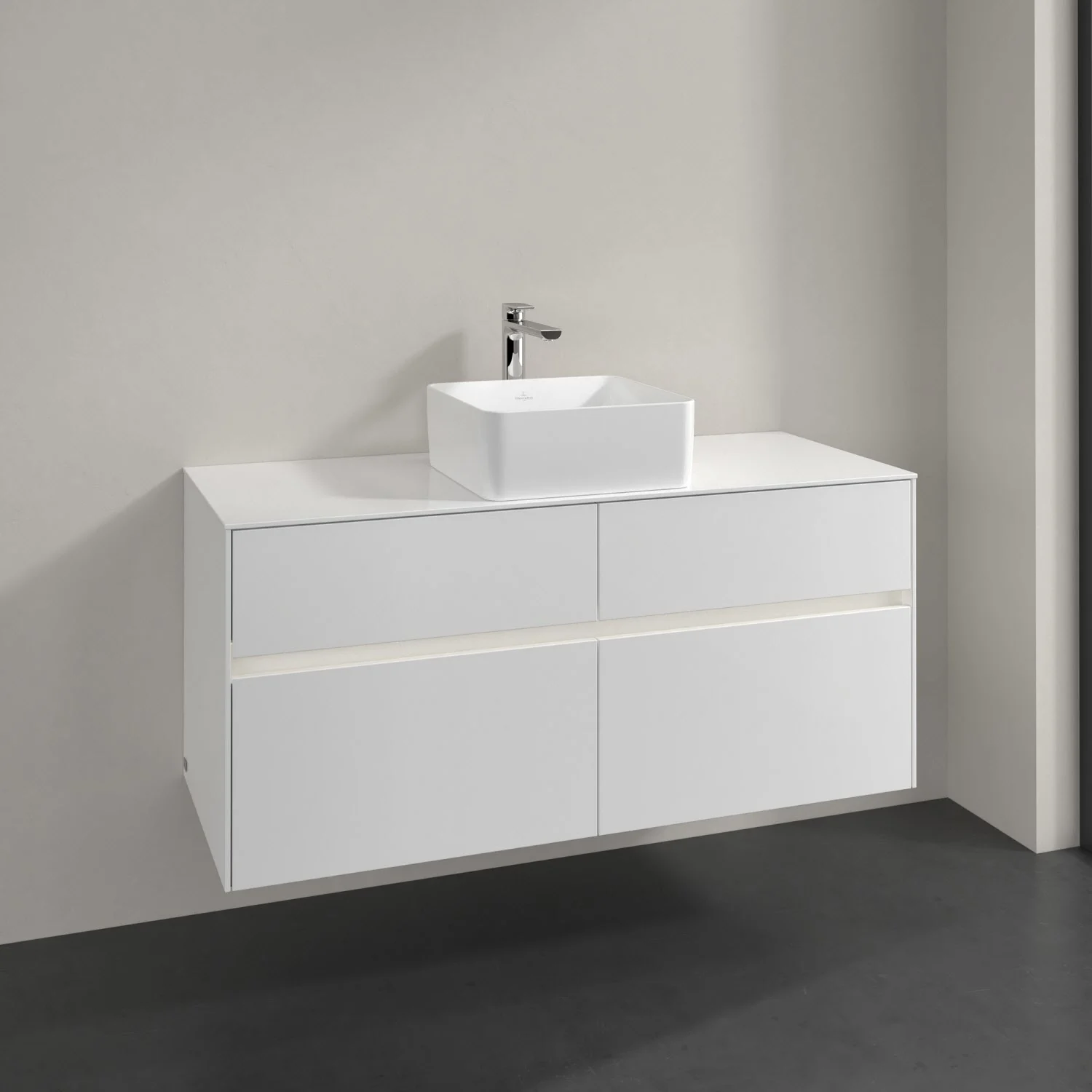 Villeroy & Boch Collaro Waschtischunterschrank 120 x 54,8 cm mit 4 Auszügen und LED Licht, für WT mittig