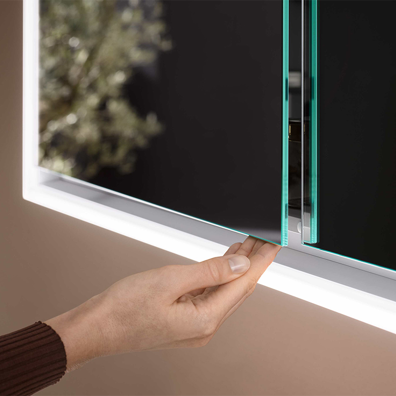 Entdecken Sie den neuen LED-Lichtspiegelschrank LOFT emco Bad