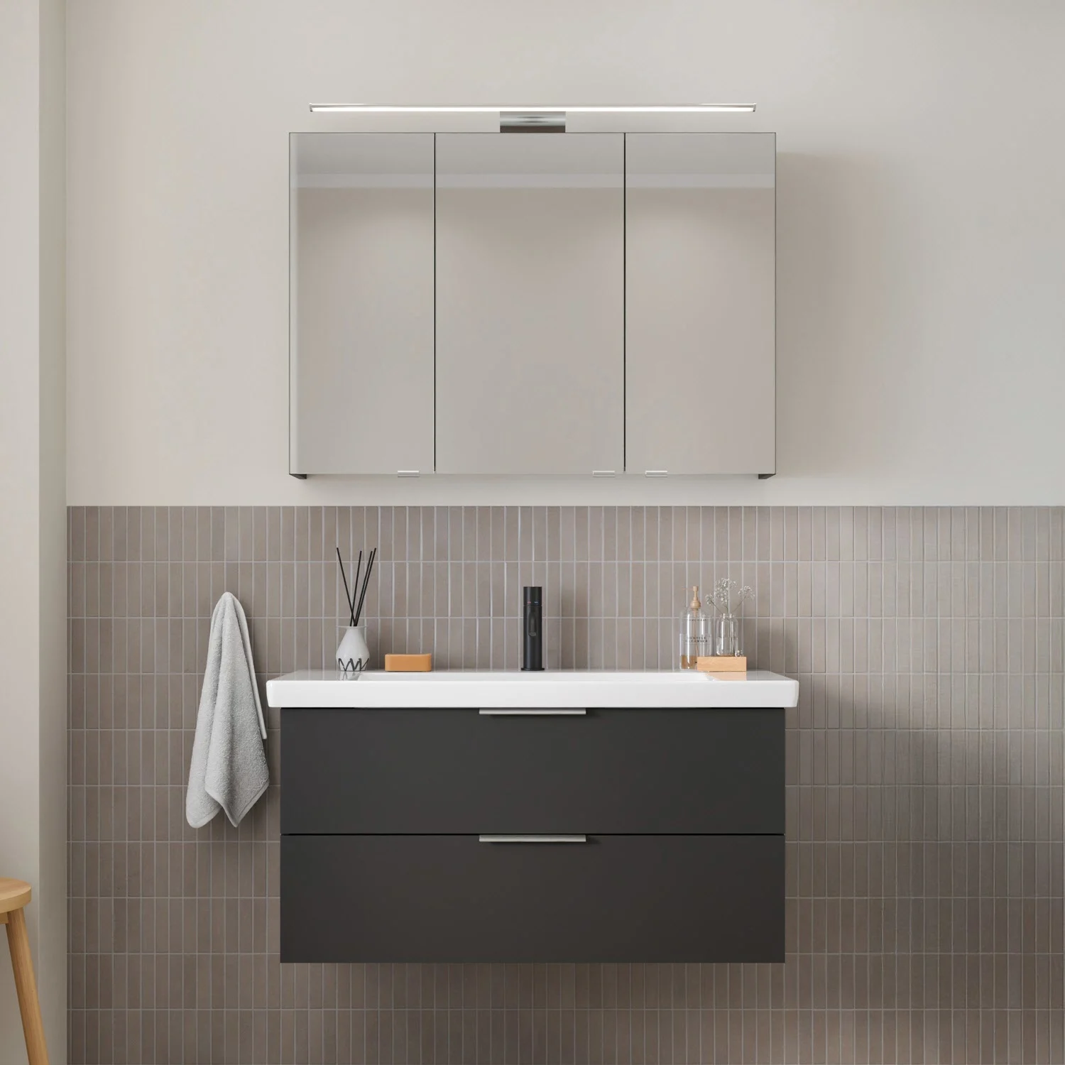 Steinkamp Living 2.0 / Villeroy & Boch Subway 3.0 Badmöbel Set 100 cm mit Spiegelschrank