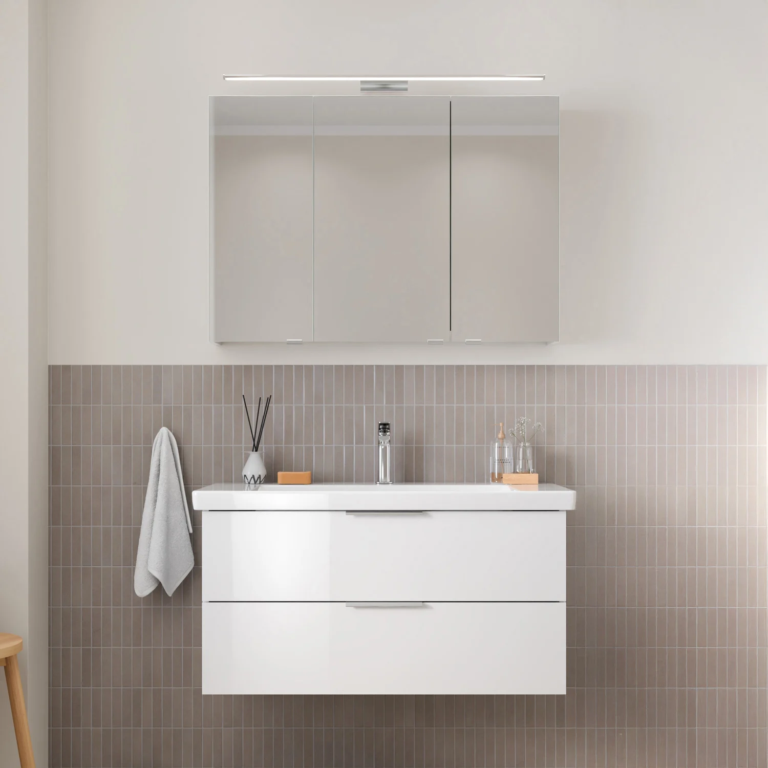 Steinkamp Living 2.0 / Villeroy & Boch Subway 3.0 Badmöbel Set 100 cm mit Spiegelschrank