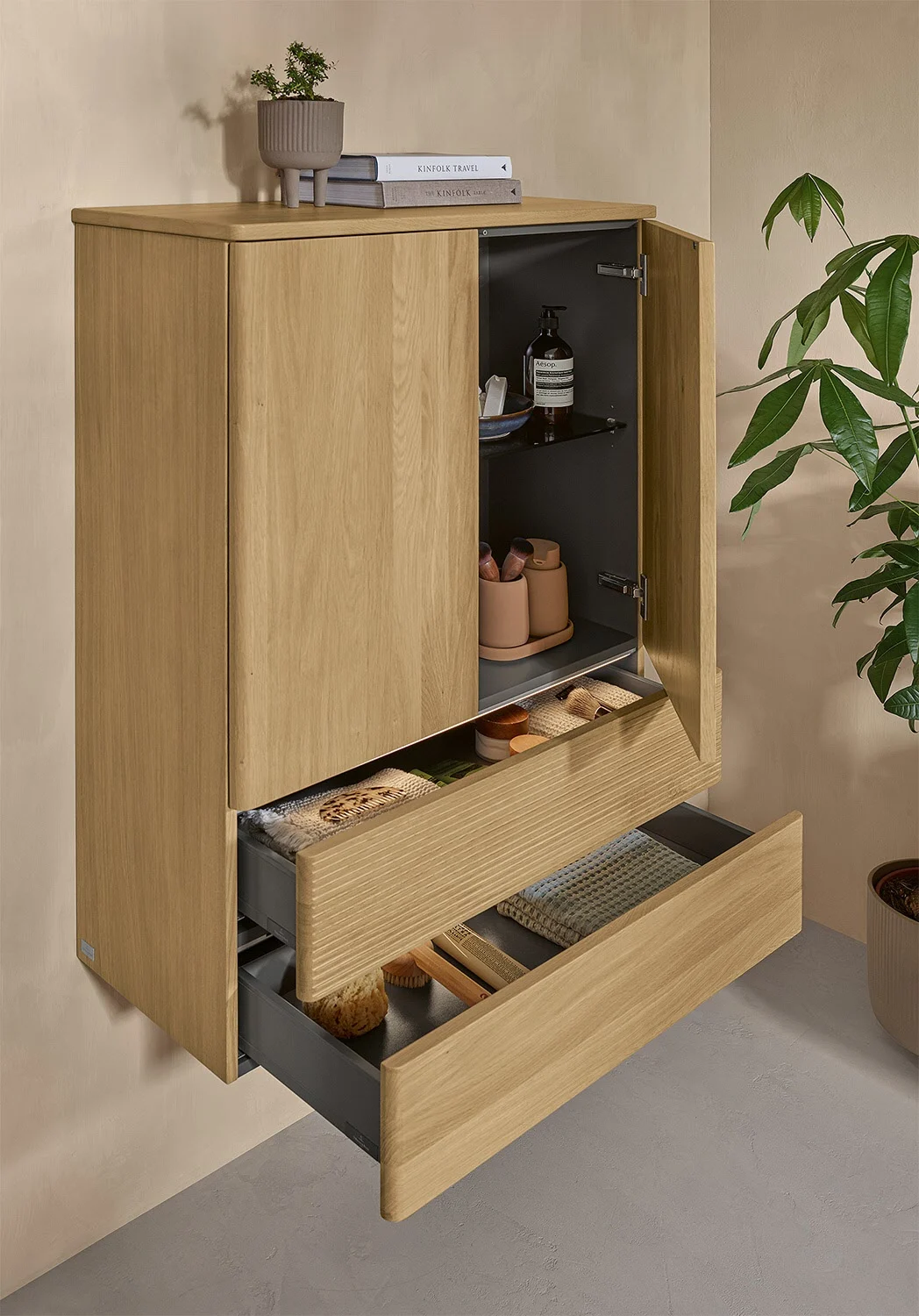 Villeroy & Boch Antao Highboard 81,4 x 103,9 cm, 2 Türen, Fronten mit Struktur, mit LED-Licht Bild 5