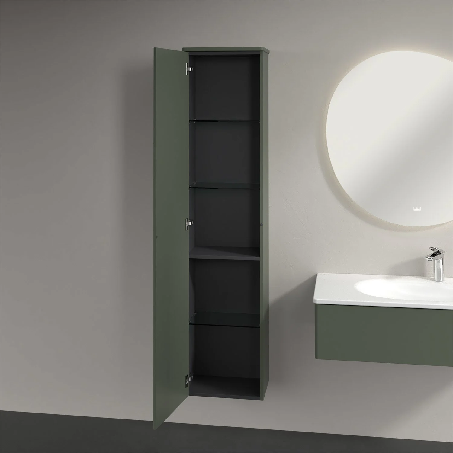 Zielona wysoka szafka w łazience obok umywalki, Villeroy & Boch